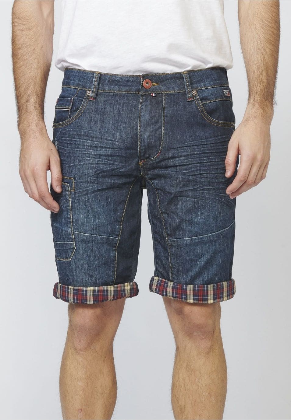 Pantalón corto denim cortes regular fit con siete bolsillos y efecto desgastado 100% algodón para Hombre 4