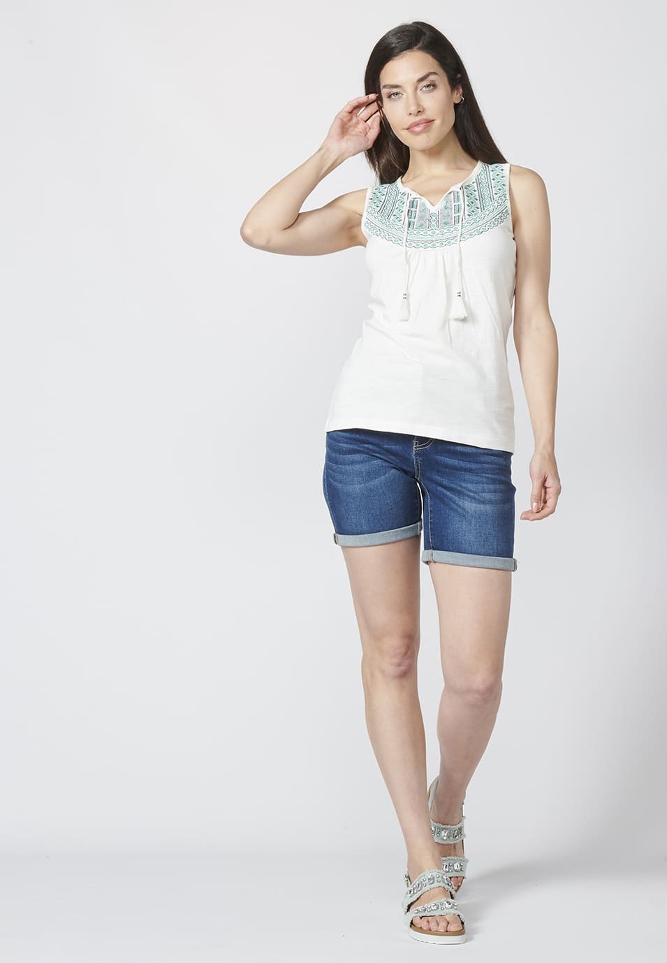 Cotton Tank Top with Ethnic Embroidery with Round Neckline for Woman in White color 4