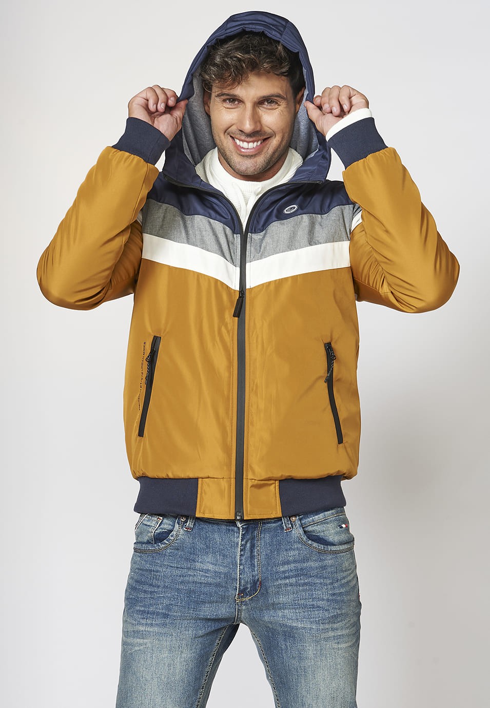 Chaqueta con capucha ajustable con cordón para Hombre