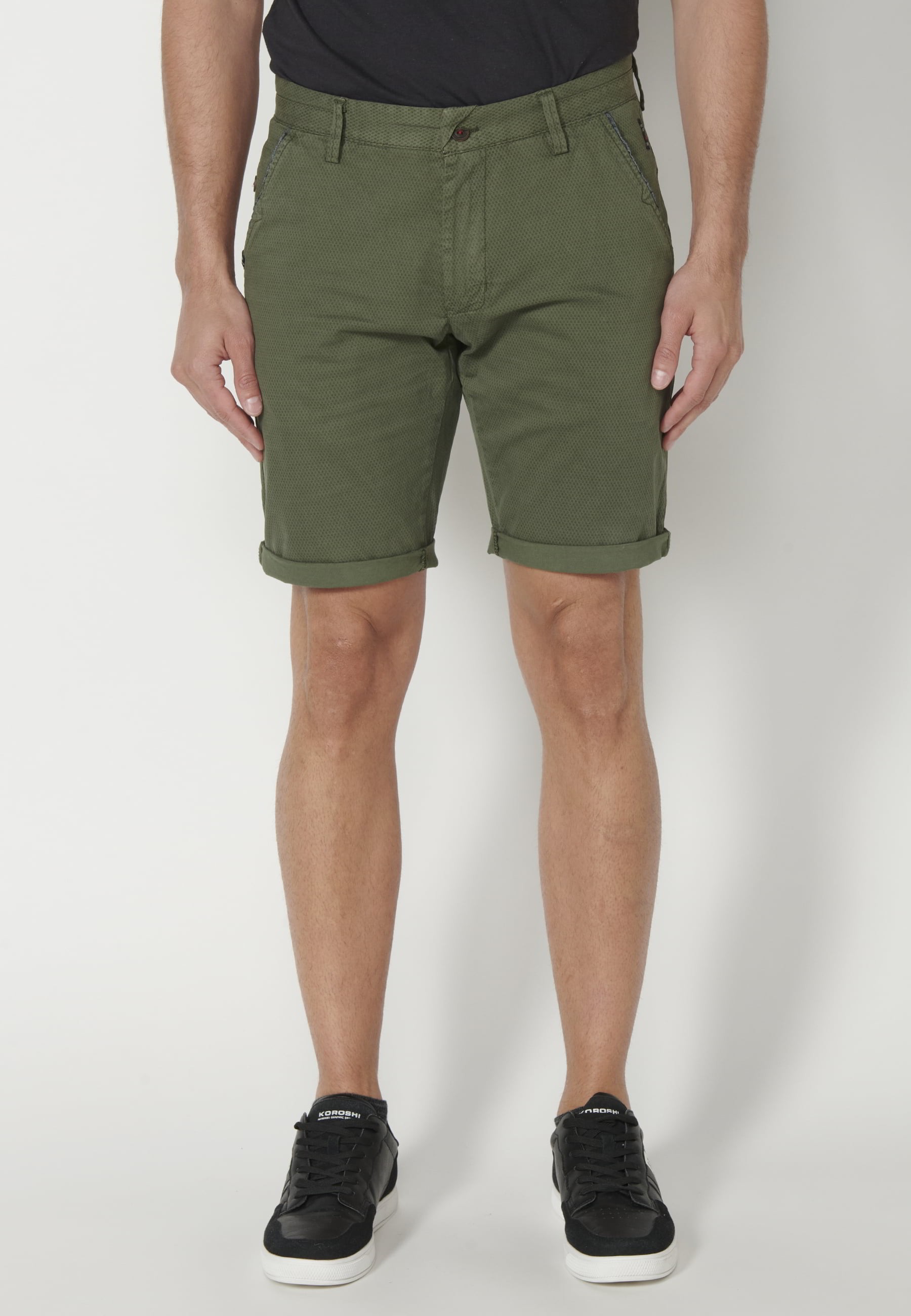 Khakifarbene Bermuda-Shorts im Chini-Stil für Herren