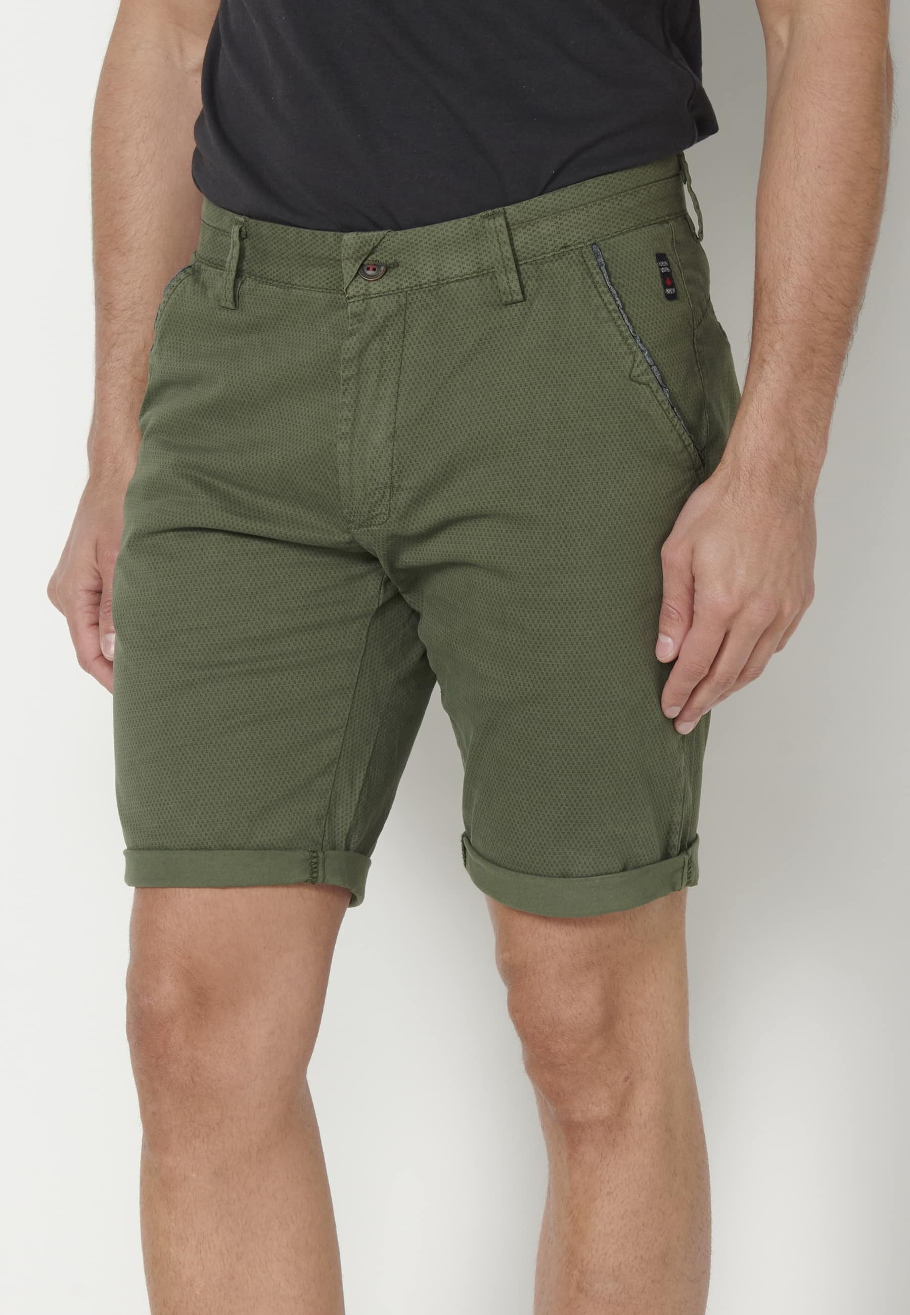 Khakifarbene Bermuda-Shorts im Chini-Stil für Herren