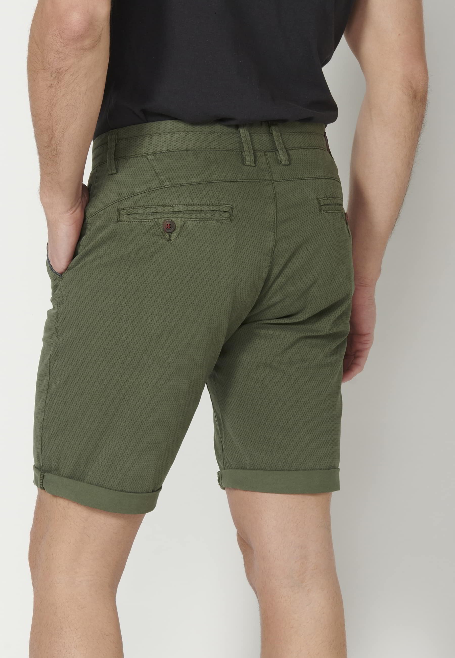 Khakifarbene Bermuda-Shorts im Chini-Stil für Herren