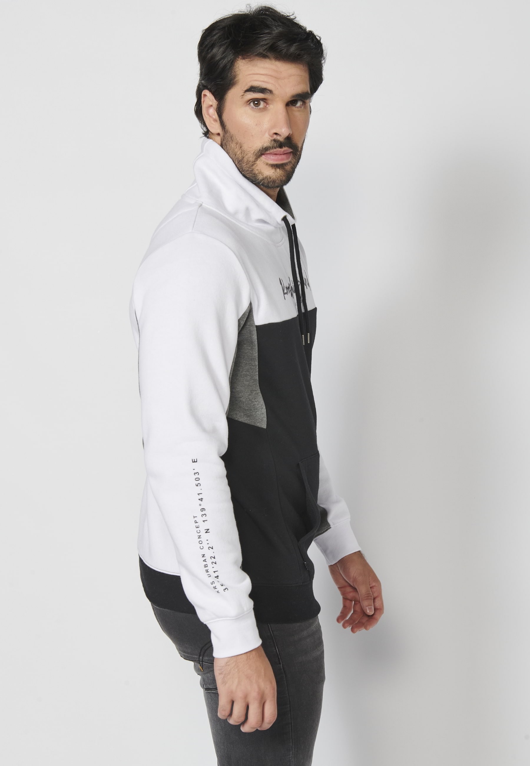 Sweat-shirt à manches longues avec col montant réglable avec cordon de serrage et poche avant de couleur Blanc pour Homme