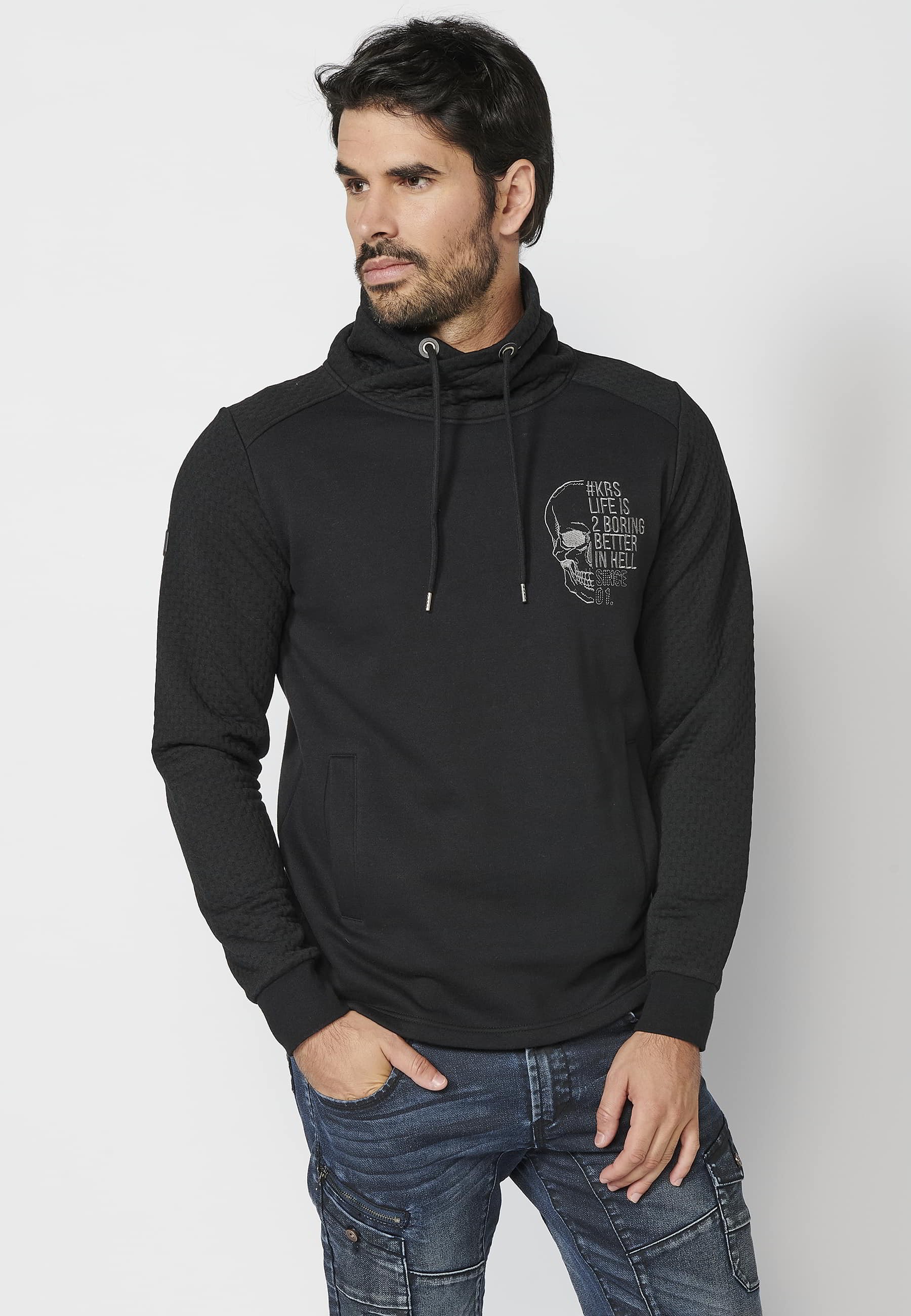 Schwarzes Herren-Sweatshirt mit Stehkragen und verstellbarer Vordertasche und langen Ärmeln