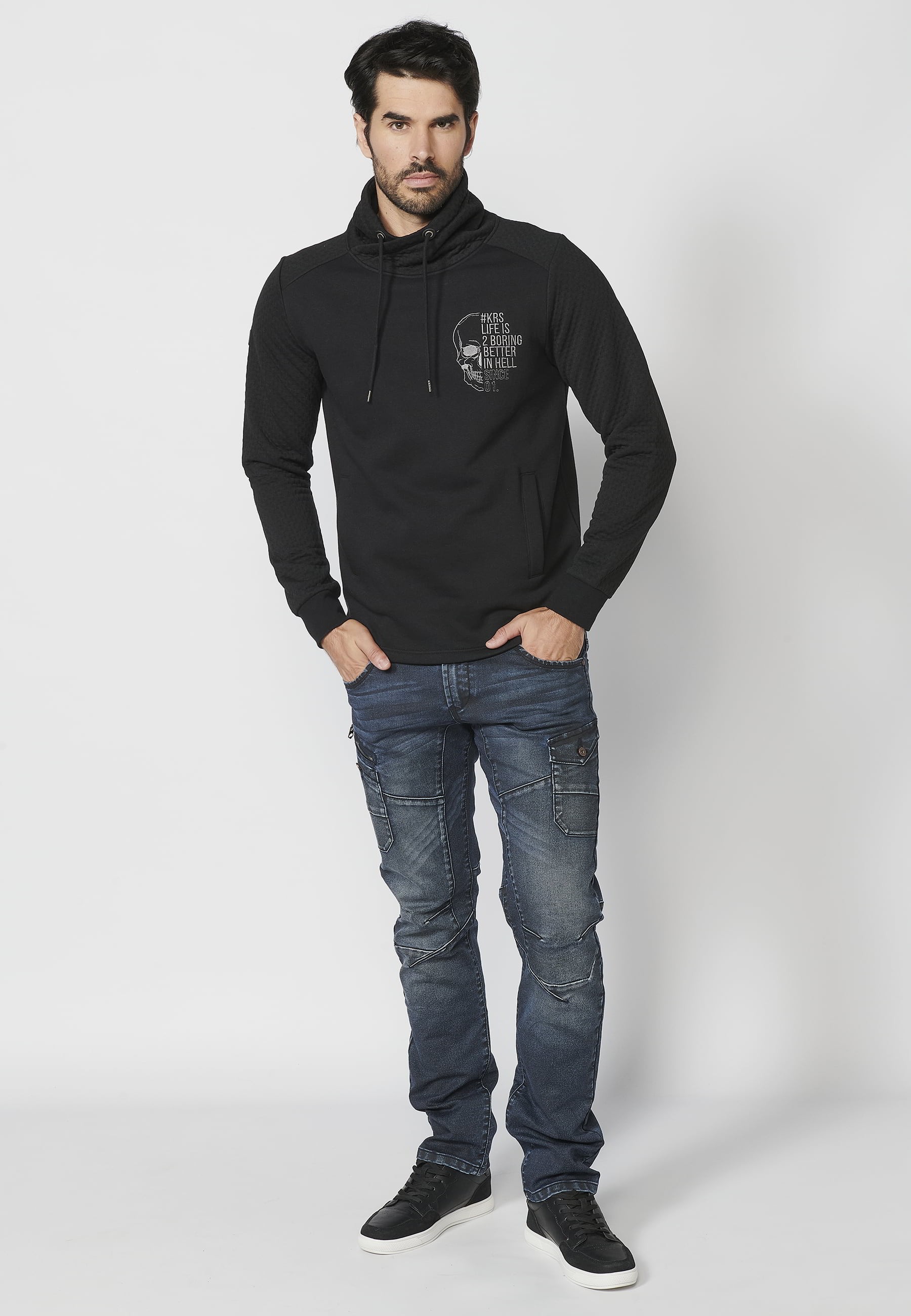 Schwarzes Herren-Sweatshirt mit Stehkragen und verstellbarer Vordertasche und langen Ärmeln