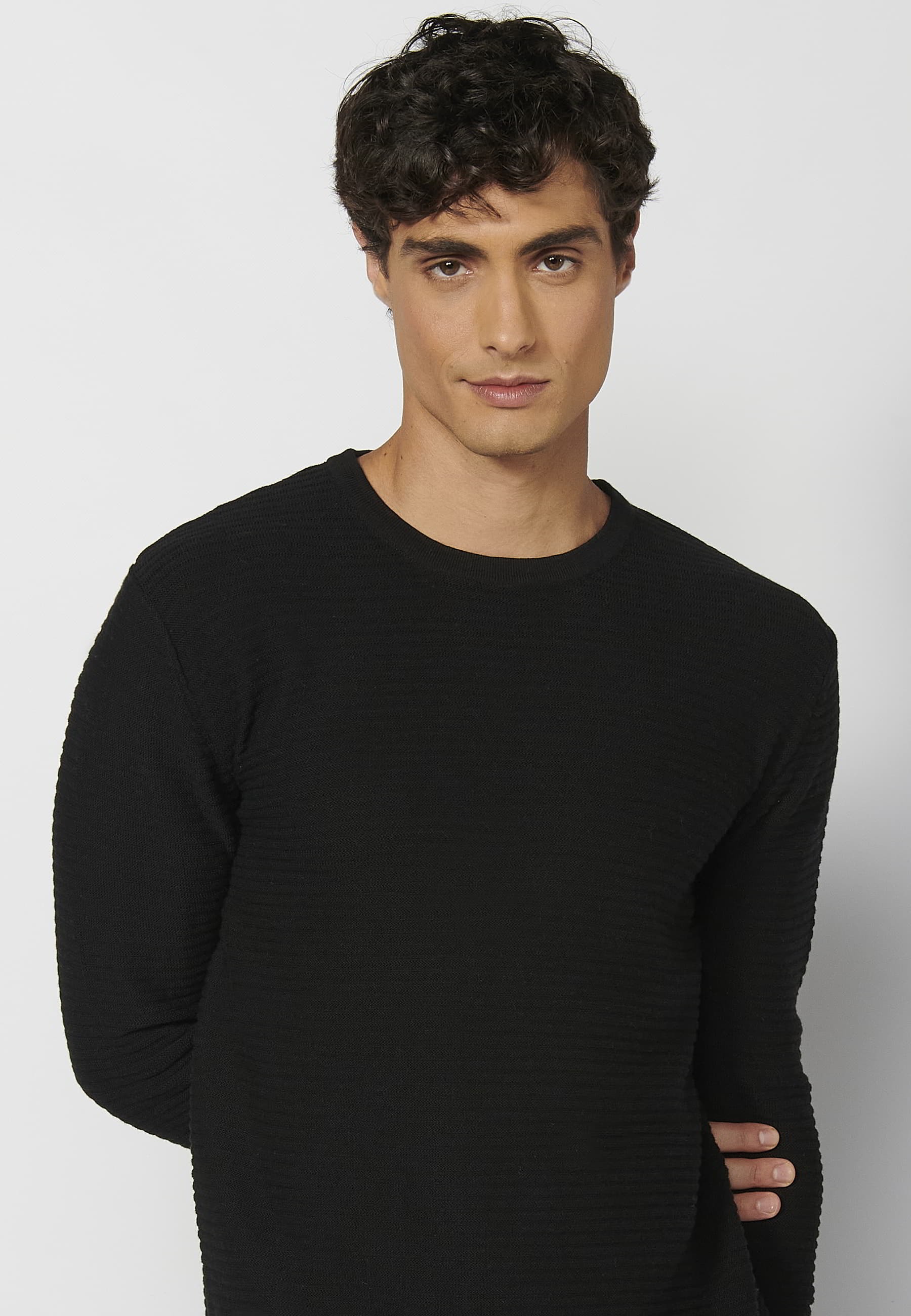 Black Long Sleeve Round Neck Cotton Tricot Sweater for Men