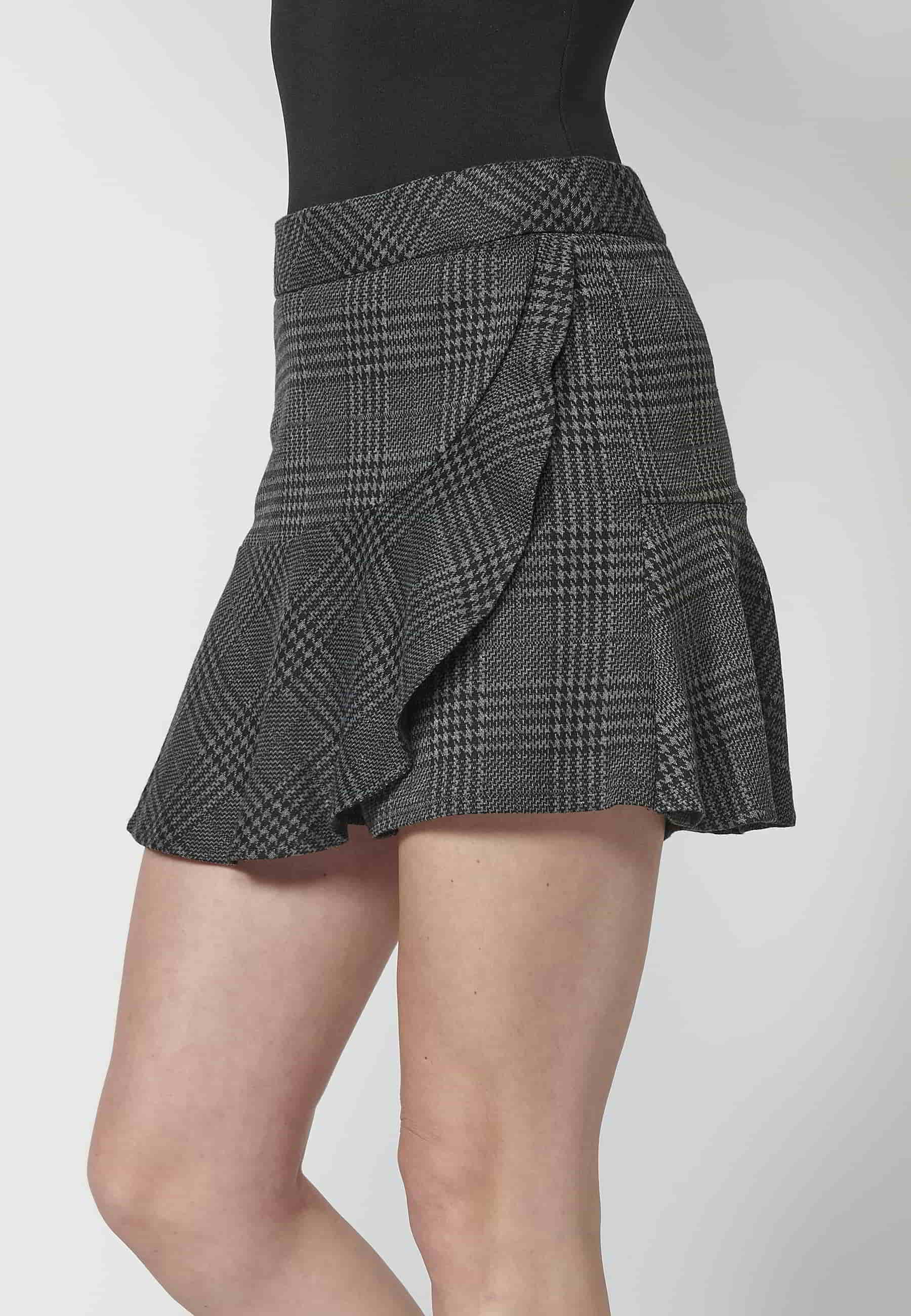 Black checkered print skort for Women 2