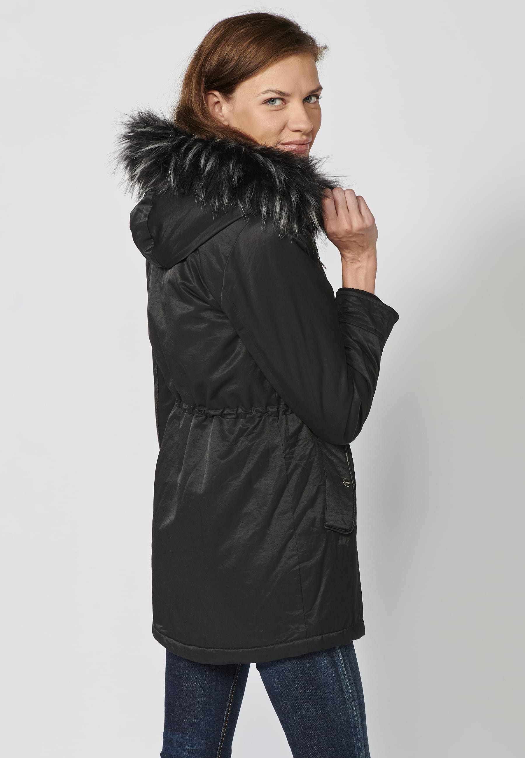 Parka longue matelassée à capuche amovible en Noir pour Femme