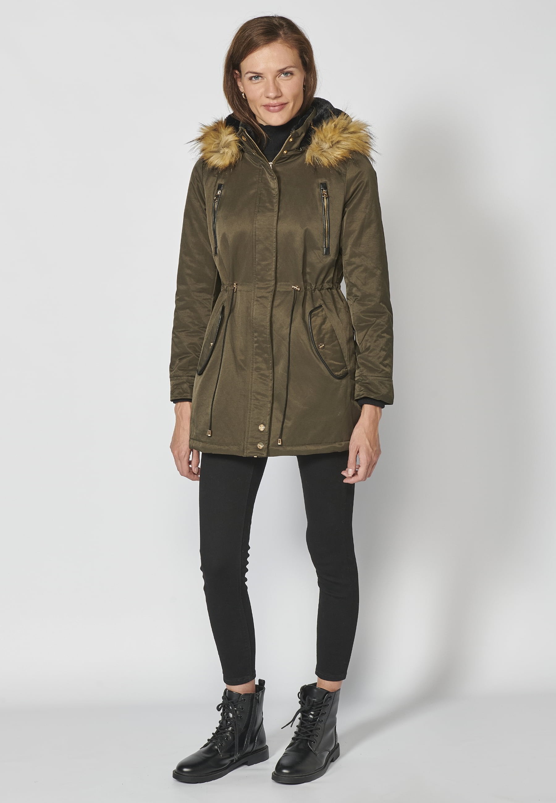 Parka longue matelassée à capuche amovible en Noir pour Femme 4