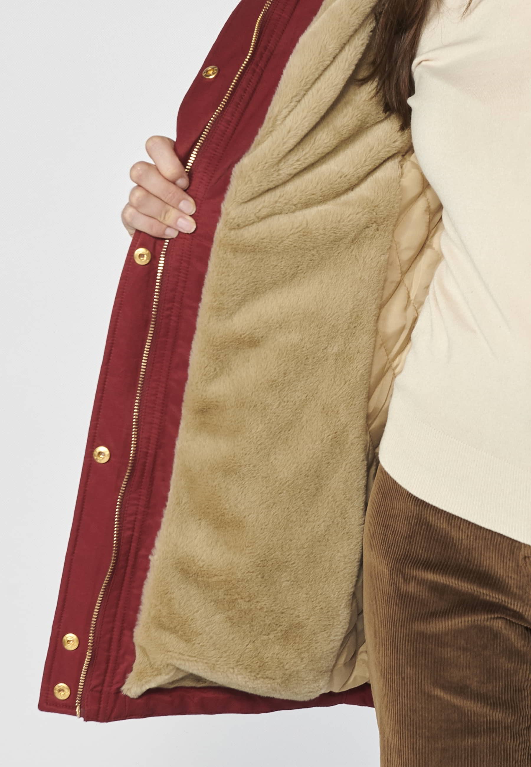 Parka longue matelassée à capuche amovible de couleur Marron pour Femme