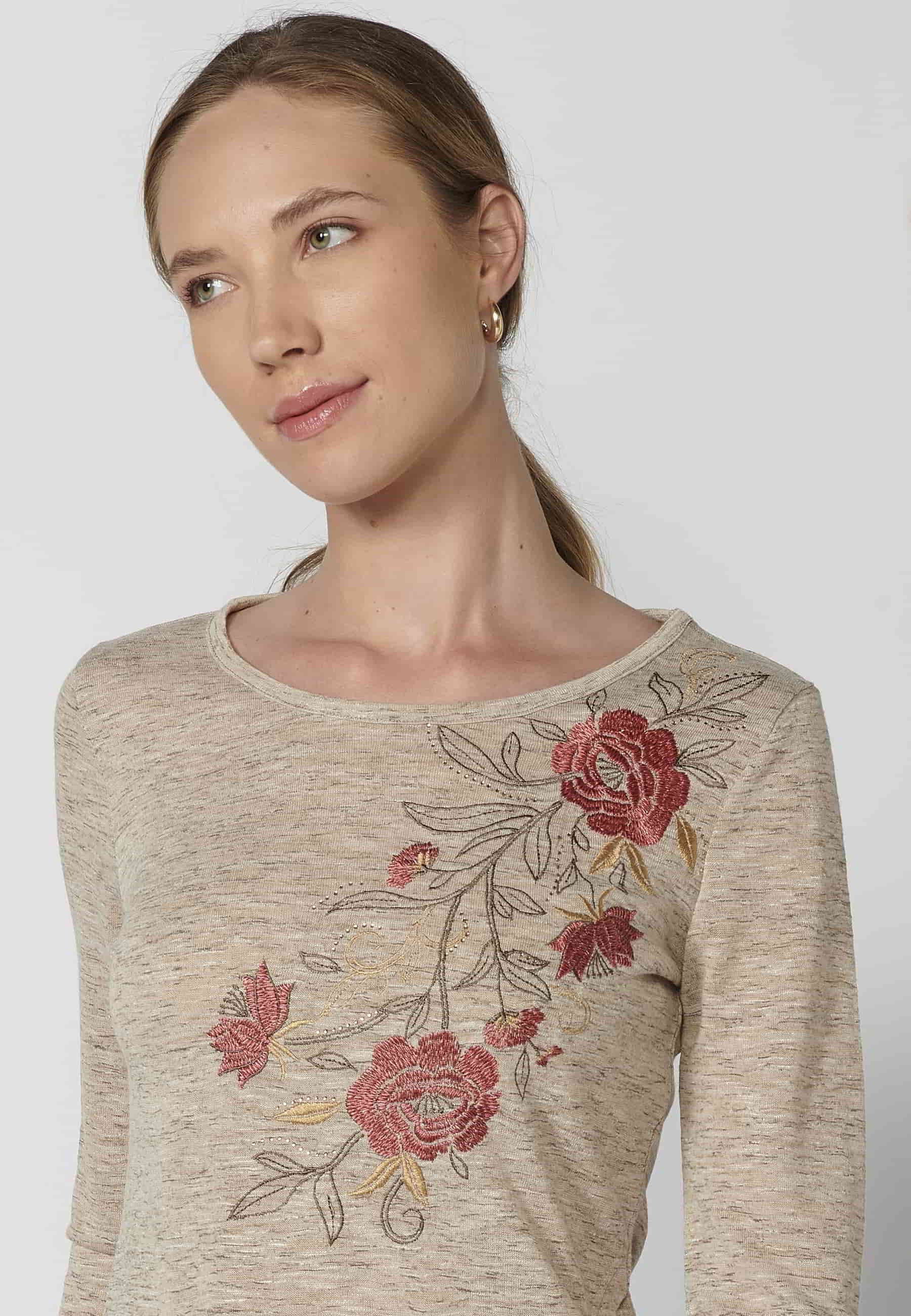 Camiseta de manga larga de cuello redondo y estampado floral color Beige para mujer 1