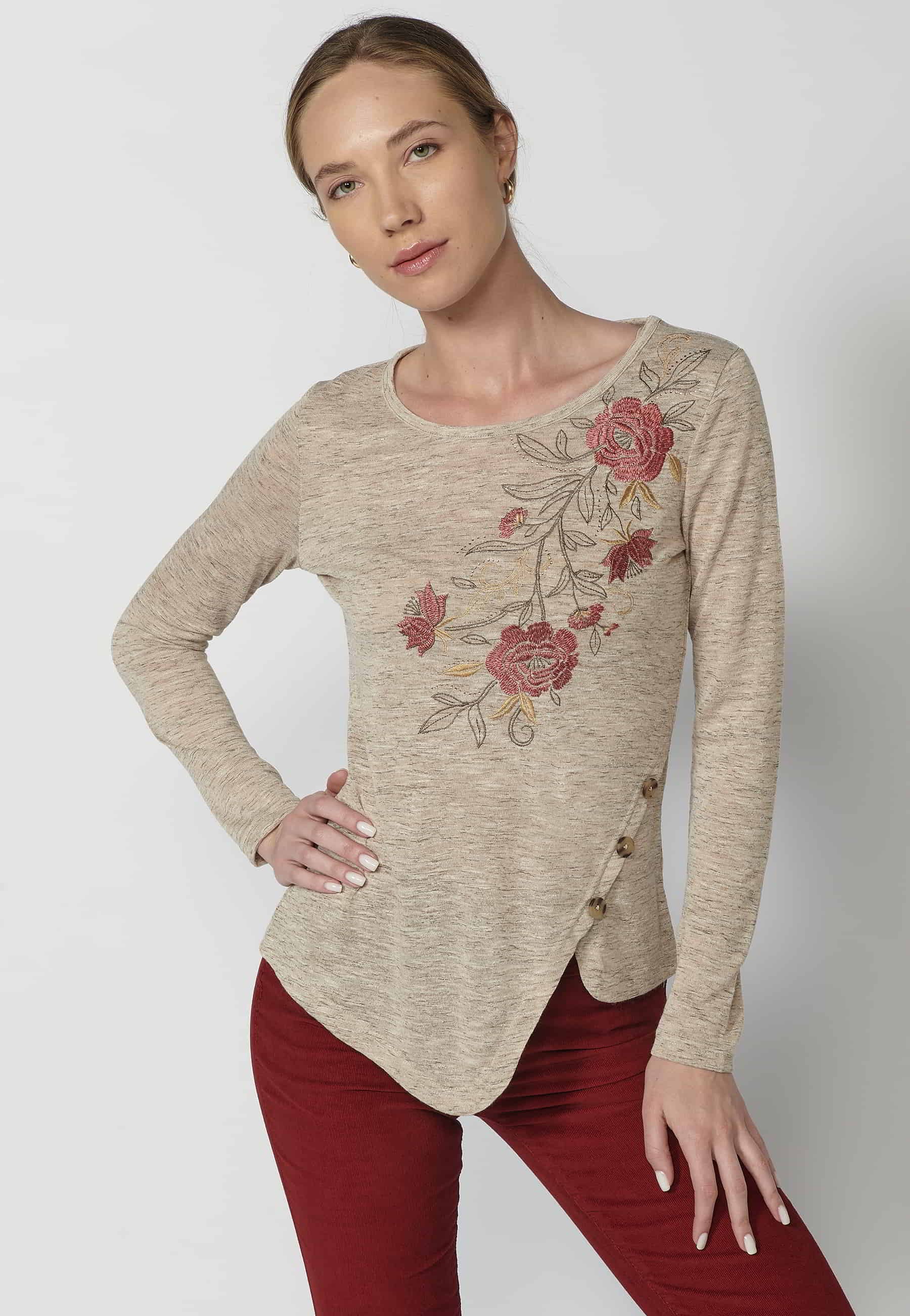 Camiseta de manga larga de cuello redondo y estampado floral color Beige para mujer 4