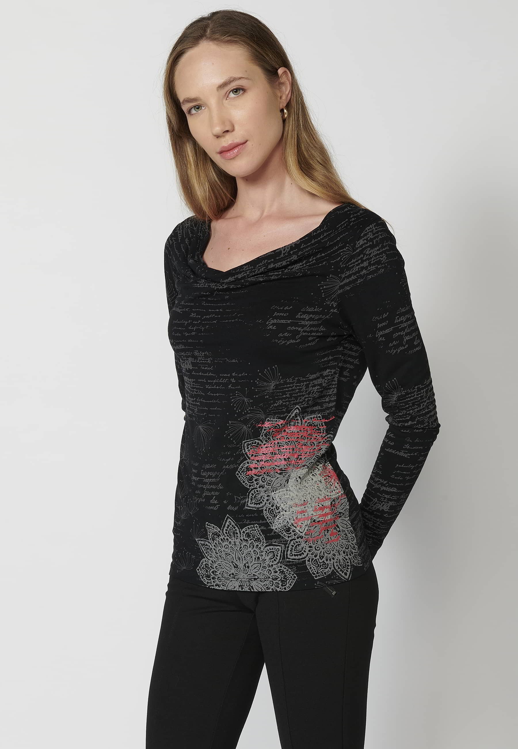 Long-sleeved T-shirt with loose neck in Black color for Women 1