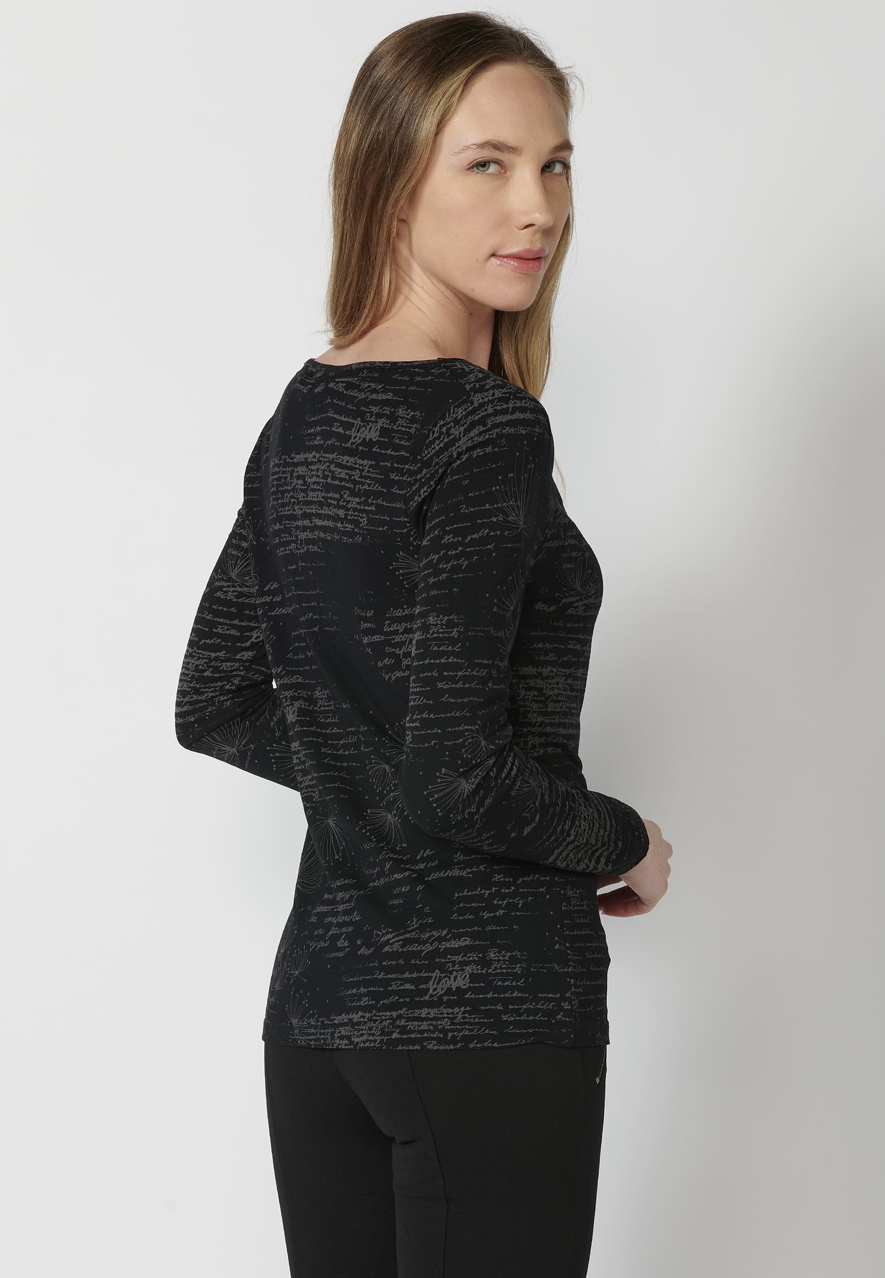 Long-sleeved T-shirt with loose neck in Black color for Women 5