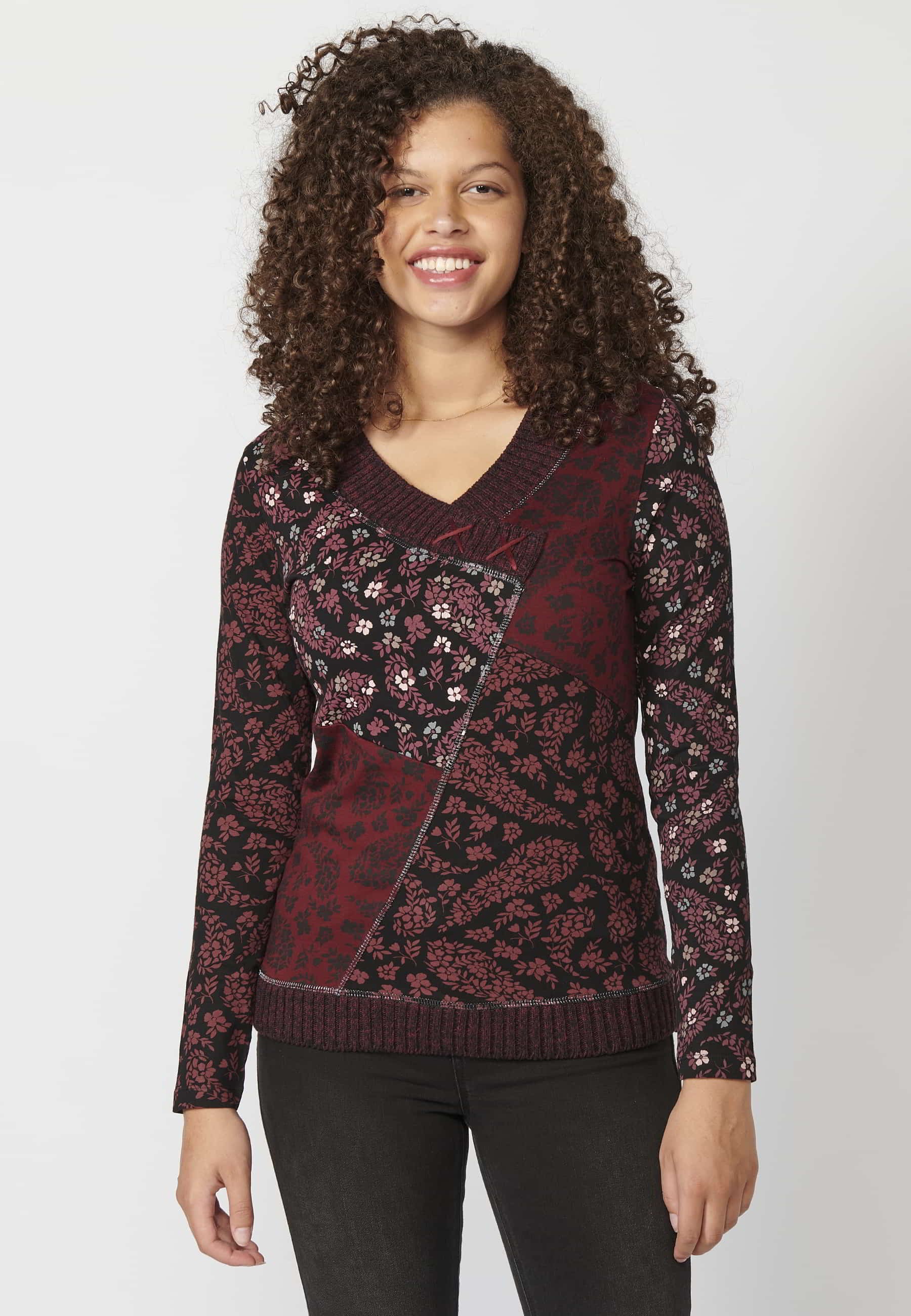 Burgundy long-sleeved cotton T-shirt with crossed V neckline and floral print for Woman