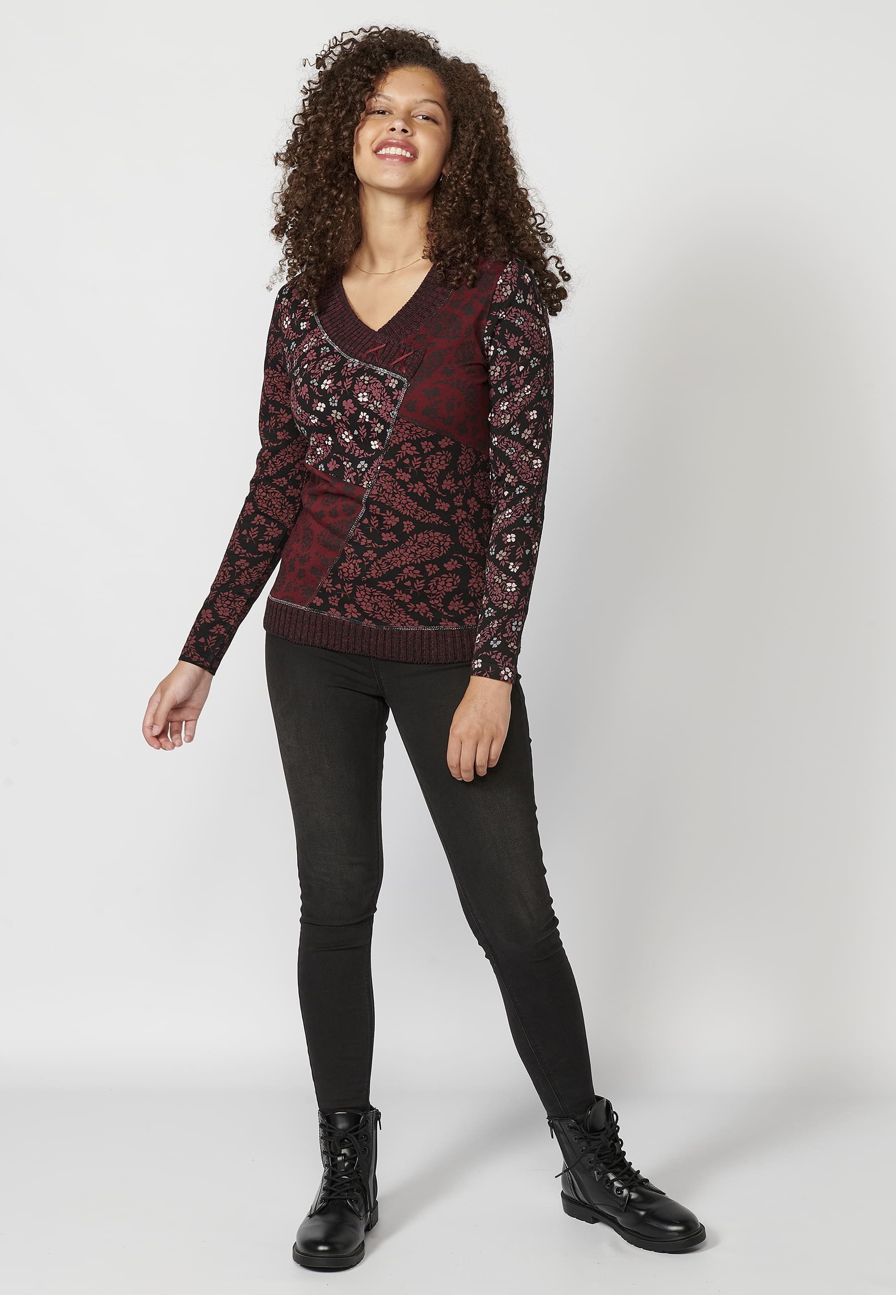 Burgundy long-sleeved cotton T-shirt with crossed V neckline and floral print for Woman 2