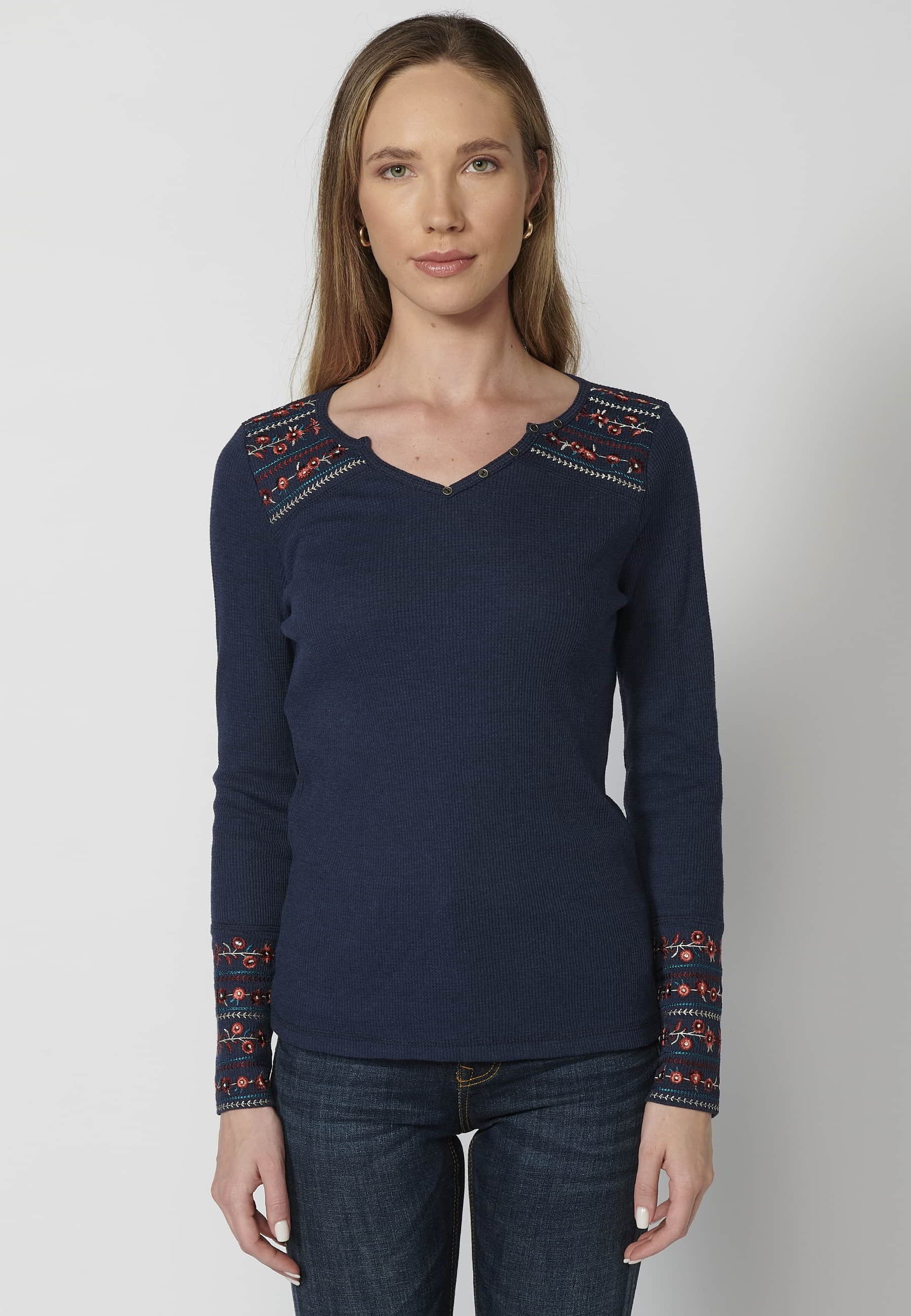 Blue long-sleeved T-shirt with floral embroidery for Woman 3