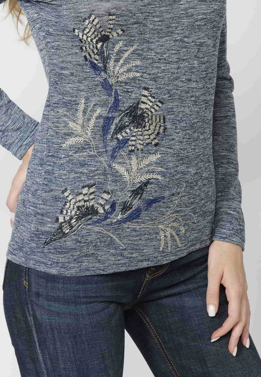 Long-sleeved T-shirt boat neck embroidered flowers Navy color for Woman 7