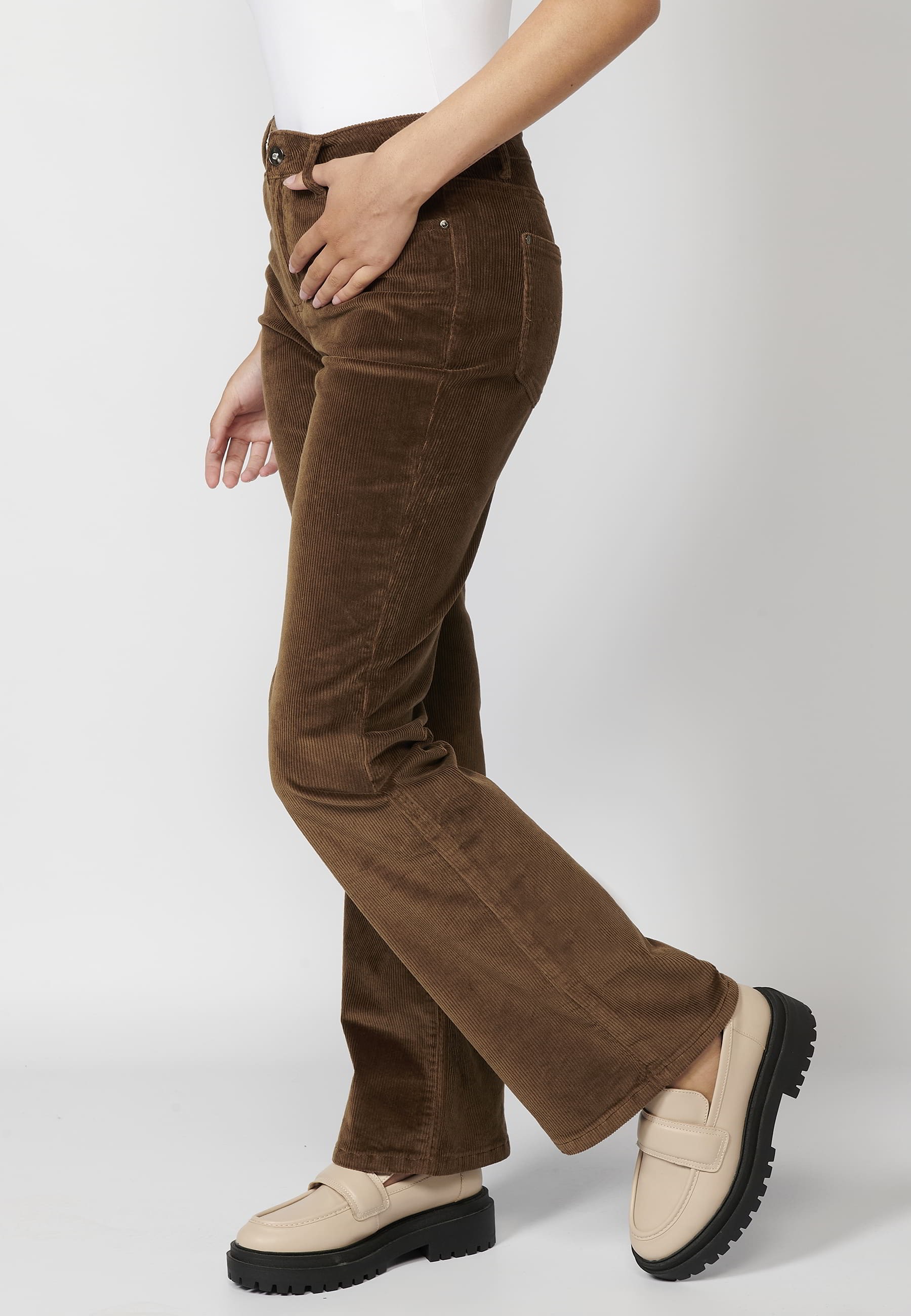 Lange braune ausgestellte Cordhose für Damen