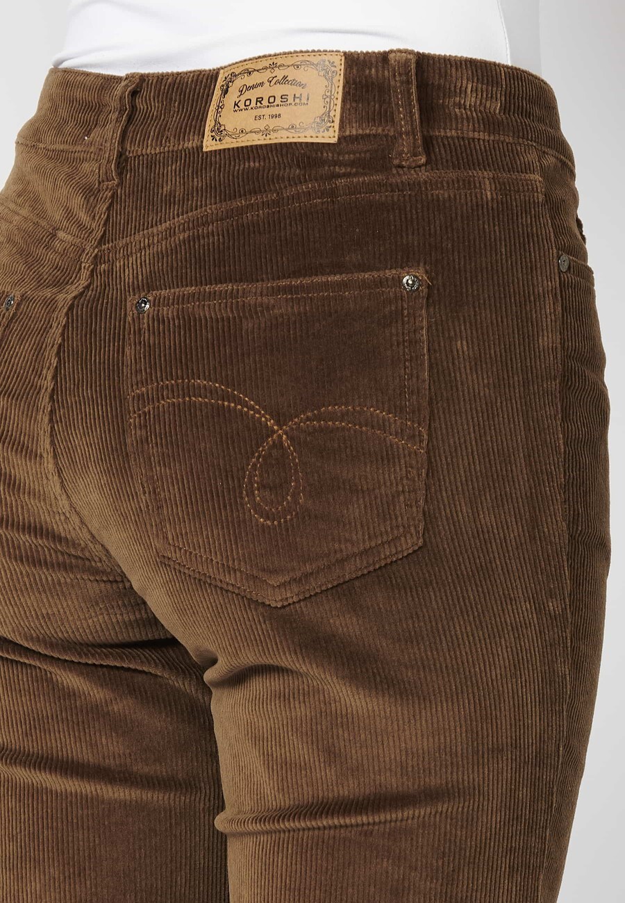 Pantalon long évasé marron en velours côtelé pour Femme 9