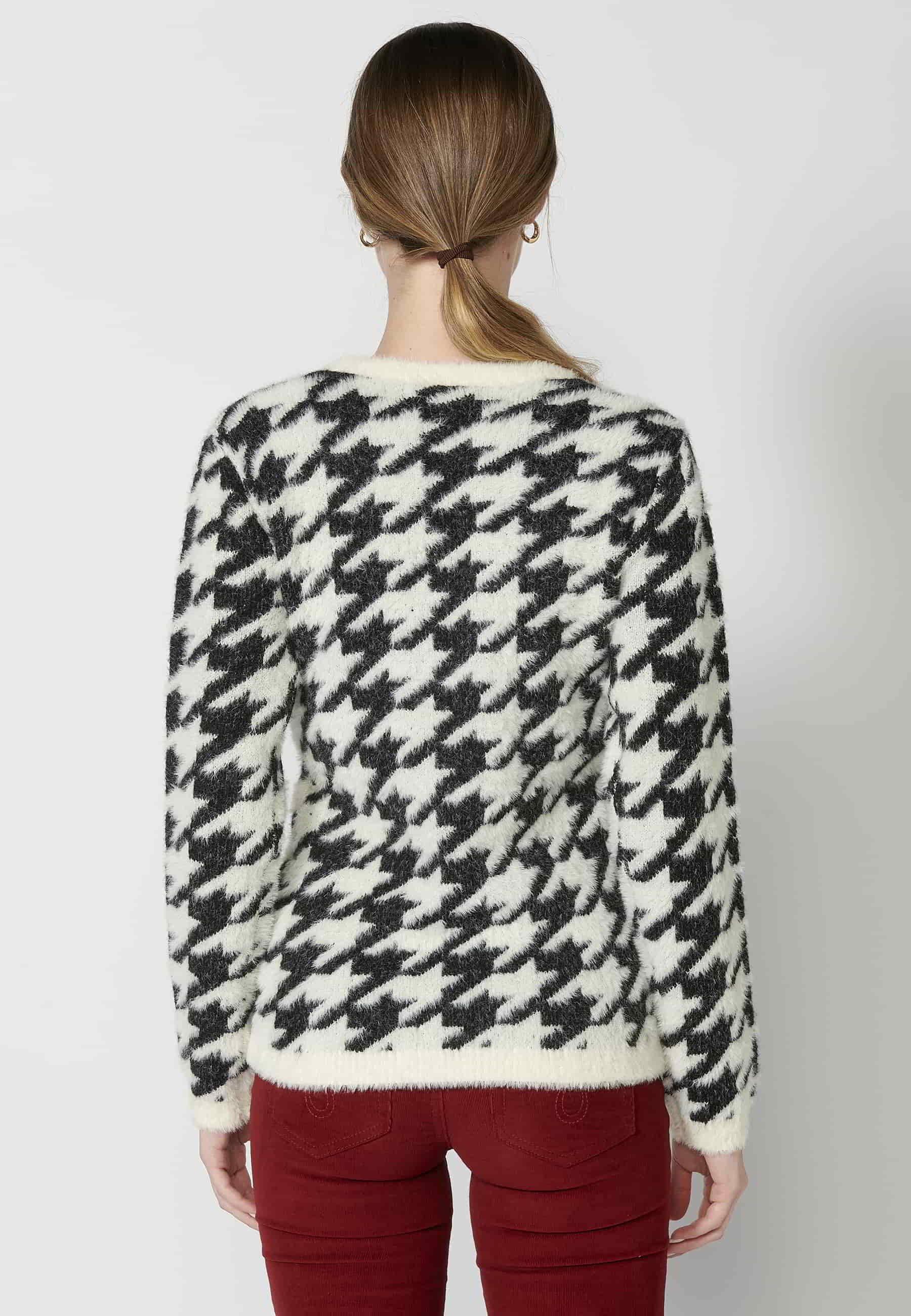 Off white and Black Long Sleeve Round Neck Sweater for Women 5