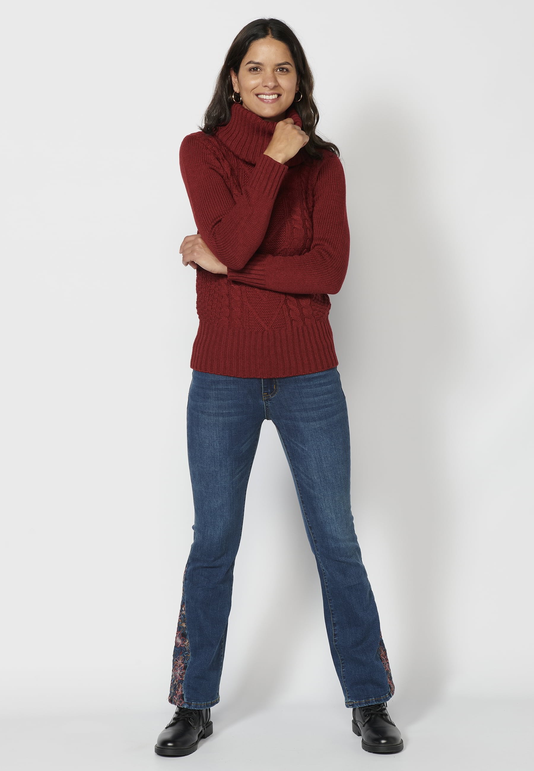 Pull bordeaux à col roulé et manches longues pour femme