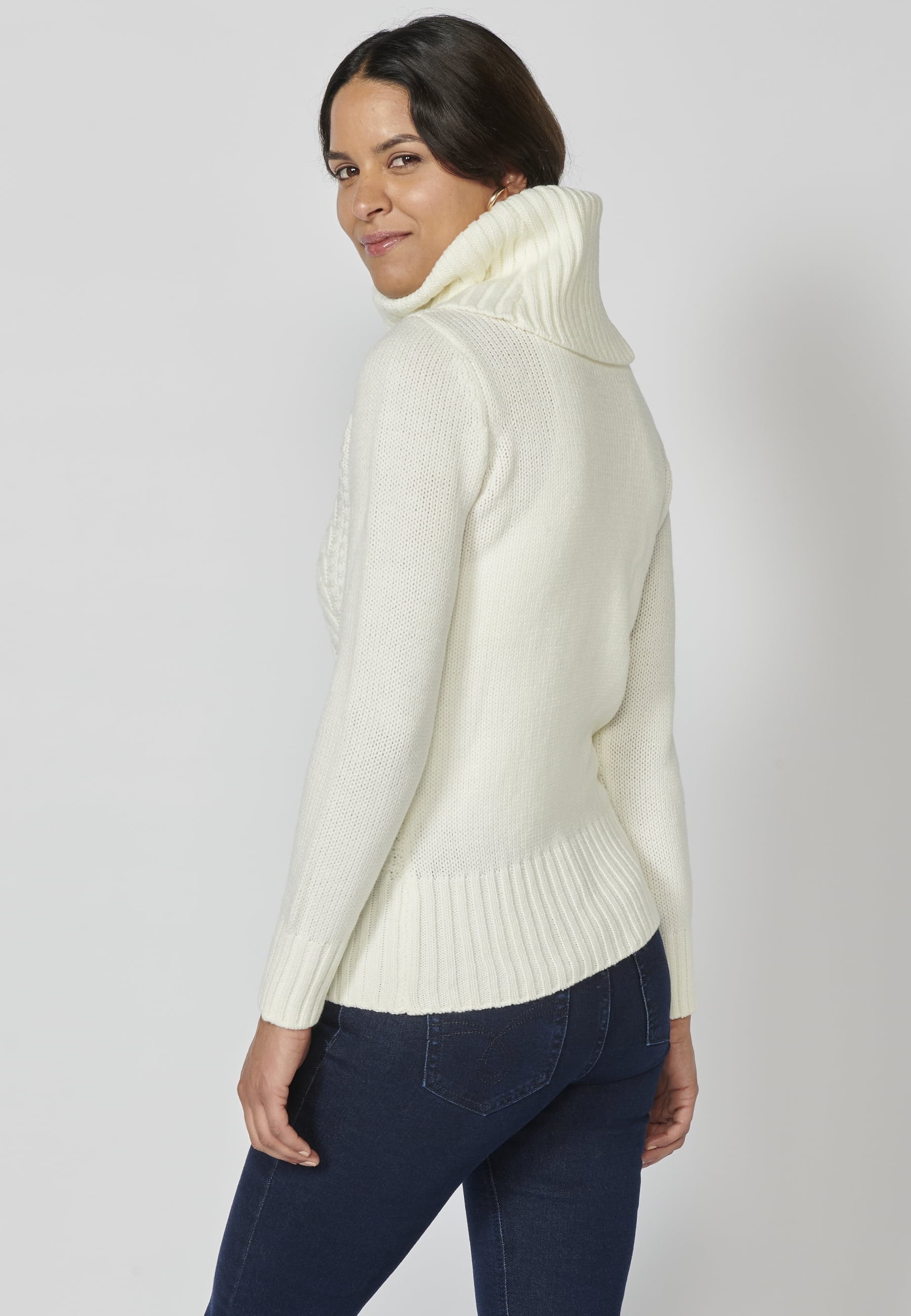 Pull col roulé manches longues écru pour femme 6