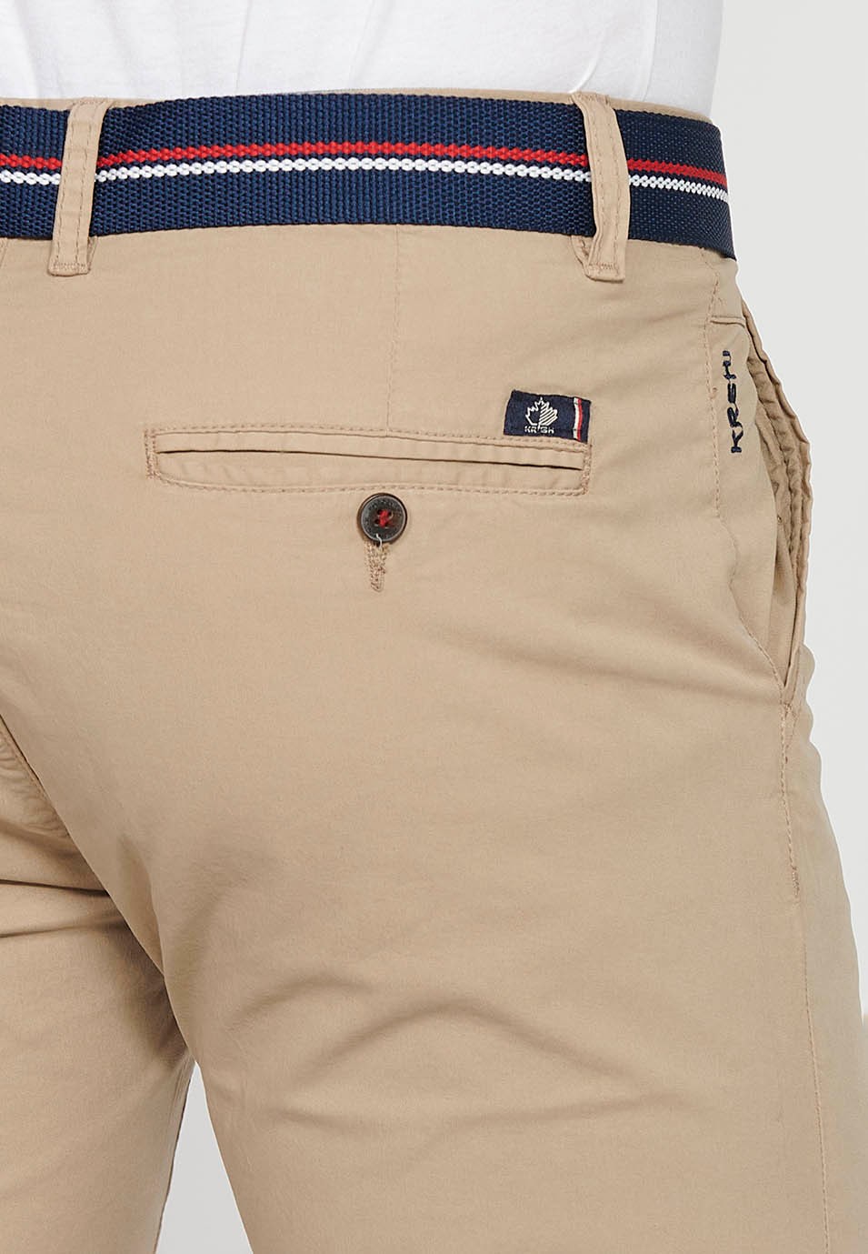 Shorts mit Umschlag, Frontverschluss mit Reißverschluss, Knopf und Gürtel in der Farbe Beige für Herren 5