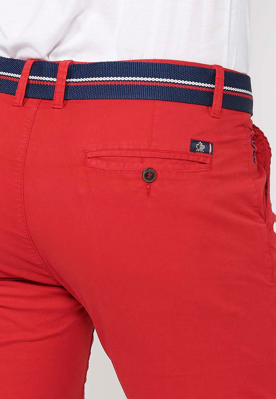 Short avec finition à revers avec fermeture sur le devant avec fermeture éclair, bouton et ceinture en Rouge pour homme 7