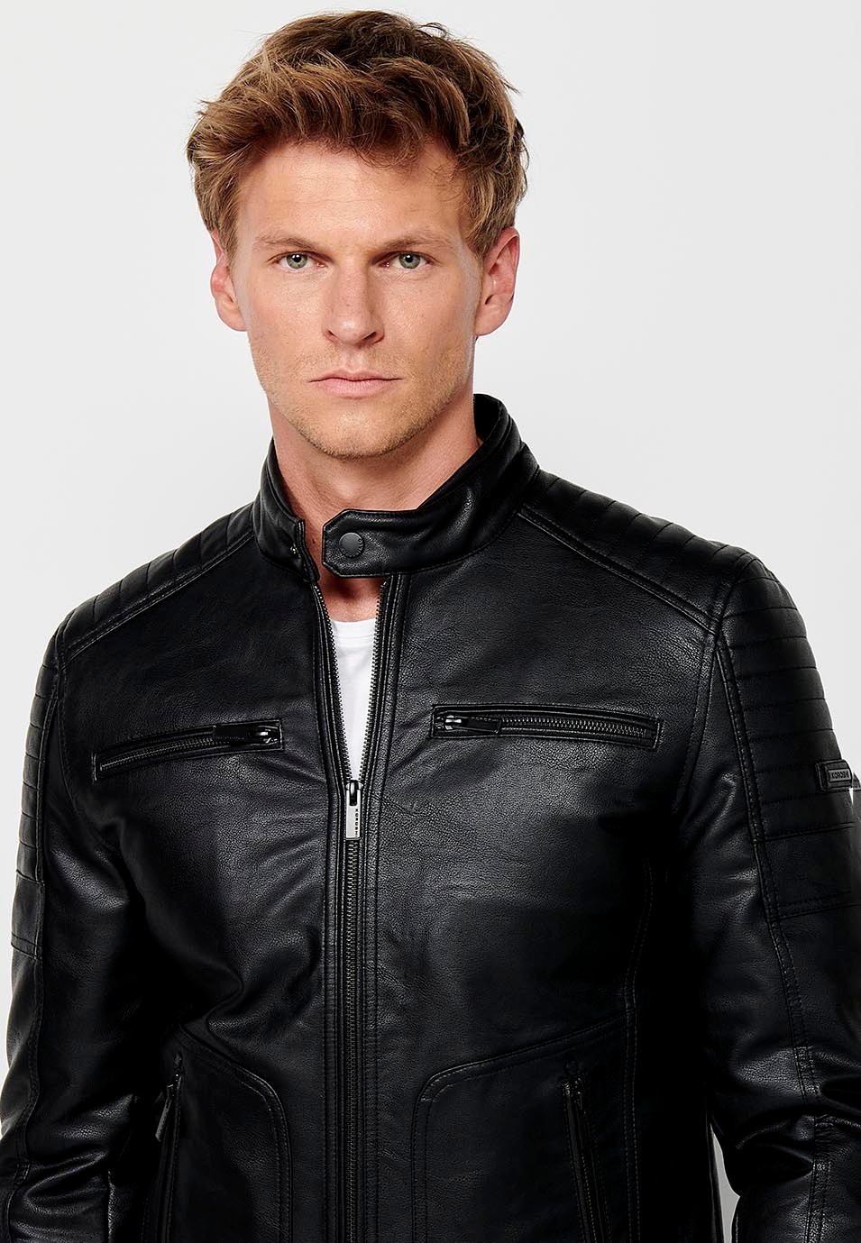 Chaqueta Cazadora corta efecto piel con Cuello redondo y Cierre delantero con cremallera color Negro para Hombre