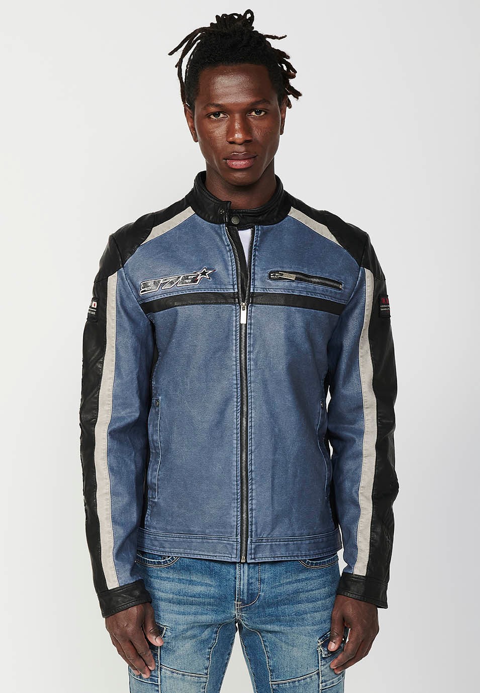 Blouson style motard effet cuir avec col rond et fermeture zippée sur le devant pour homme en bleu 7