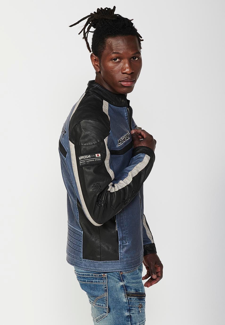 Blouson style motard effet cuir avec col rond et fermeture zippée sur le devant pour homme en bleu 4