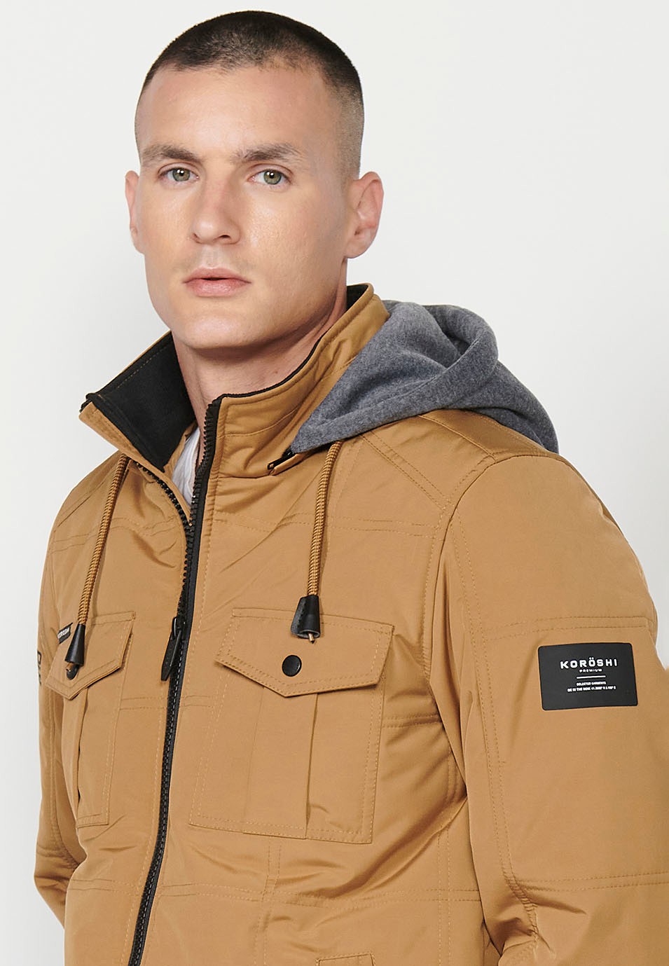 Veste matelassée marron pour hommes avec col et capuche avec fermeture frontale et fermeture éclair 2