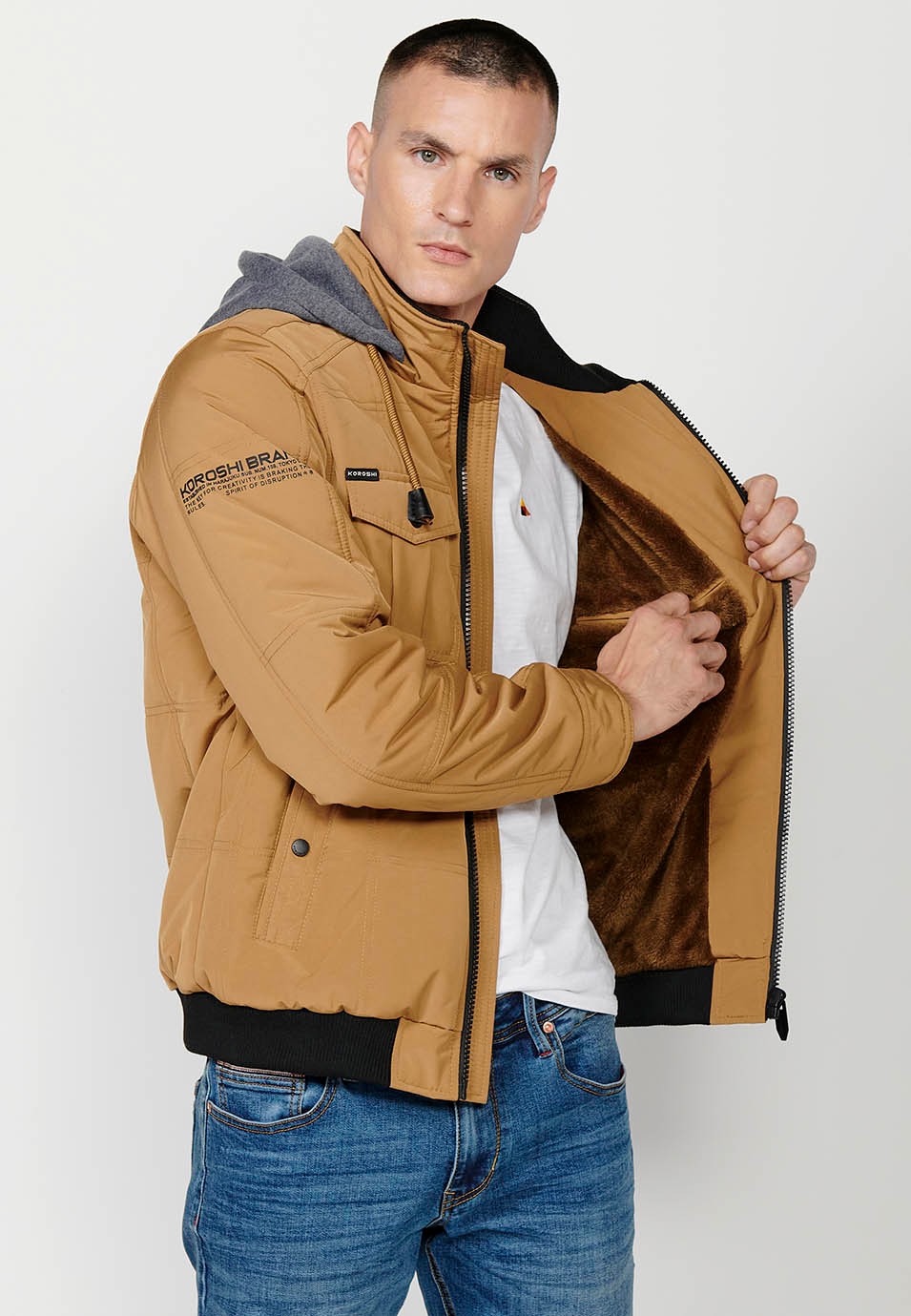 Braune Herren-Steppjacke mit Kragen und Kapuze mit Frontverschluss und Reißverschluss 7