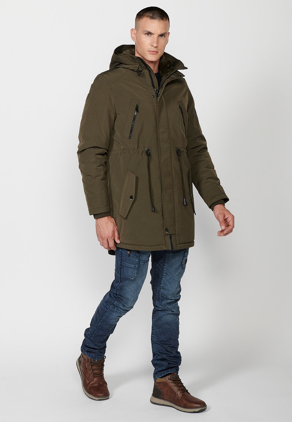 Parka longue kaki pour hommes avec col et capuche avec fermeture éclair sur le devant et revers 1