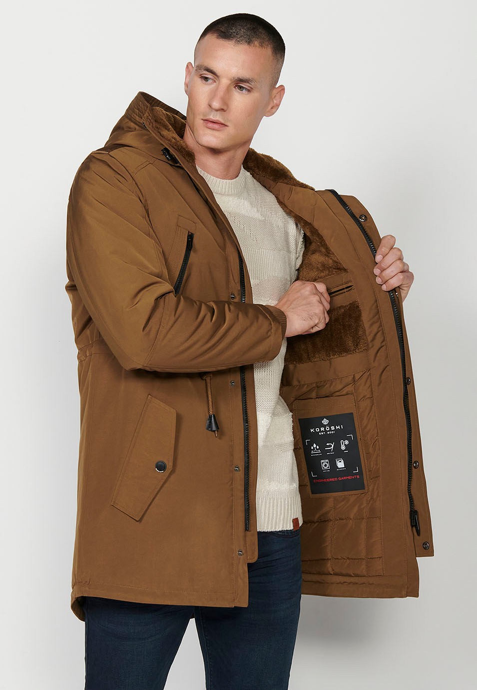 Parka longue marron pour hommes avec col et capuche avec fermeture éclair sur le devant et rabat 5