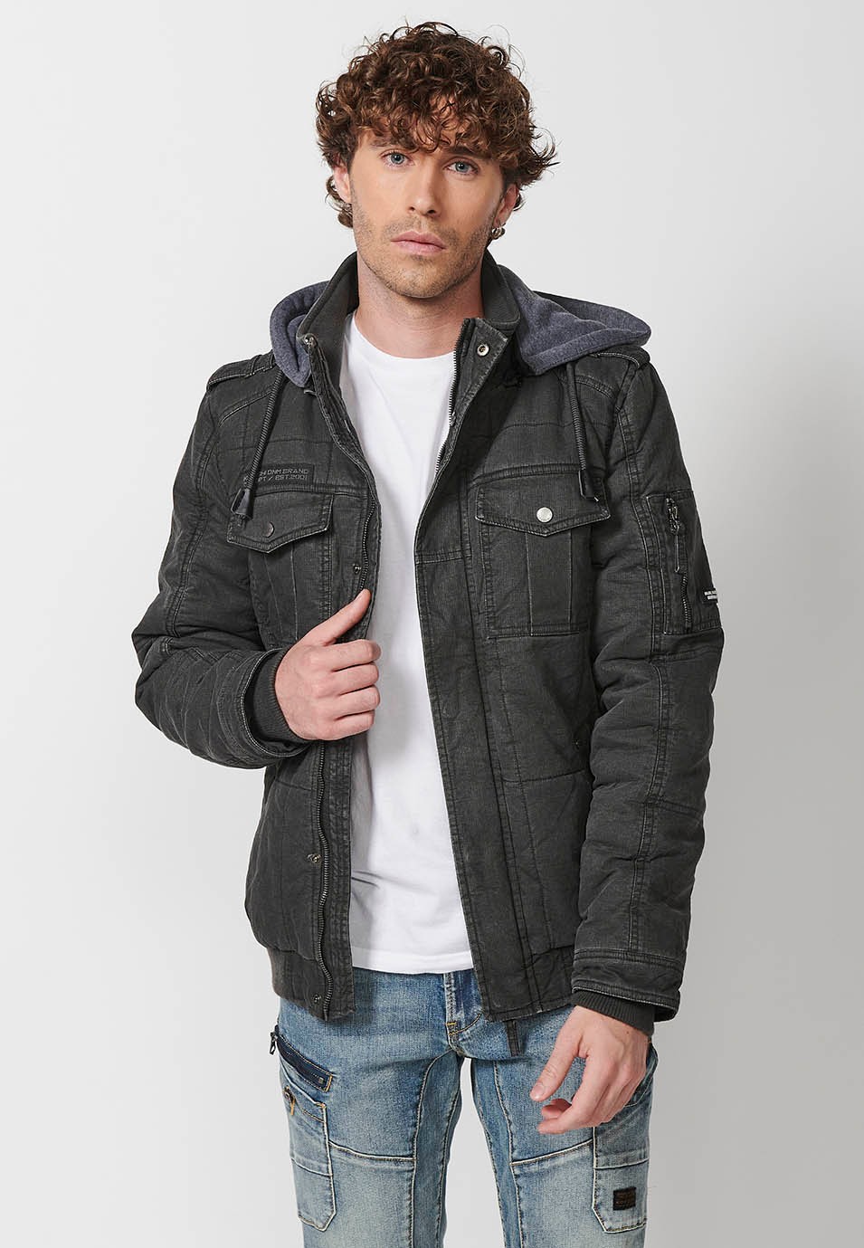 Chaqueta Cazadora acolchada corta de Algodón con Cuello con capucha y Cierre delantero con cremallera y solapa con Bolsillos color Negro para Hombre