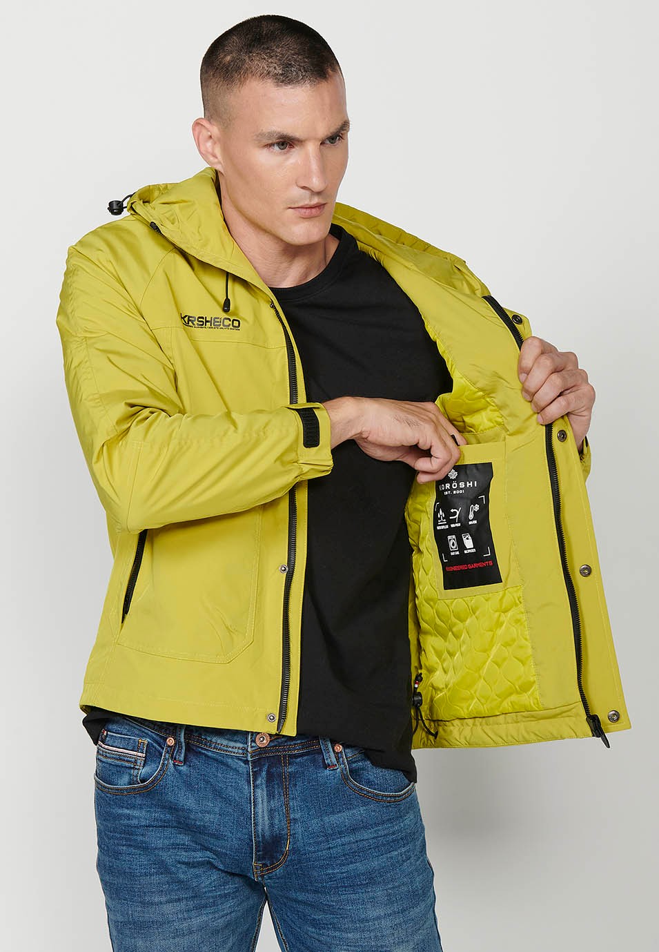 Veste avec col et capuche avec fermeture sur le devant et fermeture éclair avec poches pour homme en vert 4