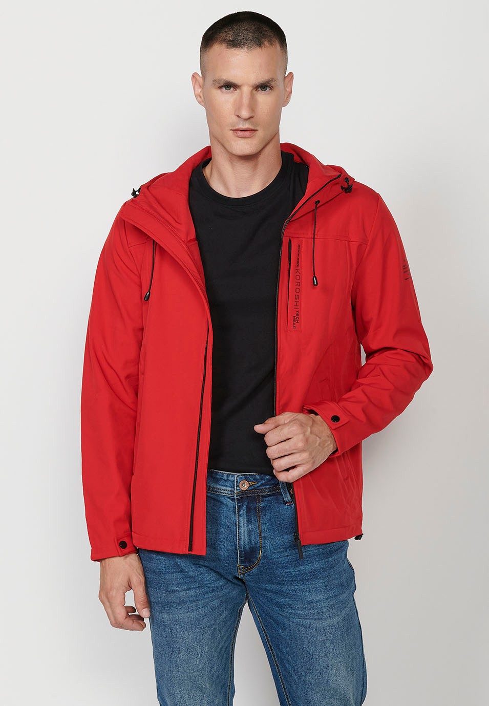 Veste avec col et capuche avec fermeture sur le devant et fermeture éclair pour homme en rouge 7