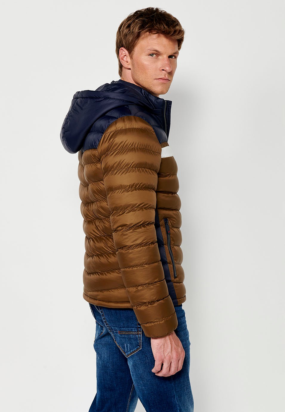 Chaqueta Cazadora acolchada con Cuello alto con capucha y Cierre delantero con cremallera color Marrón para Hombre 4