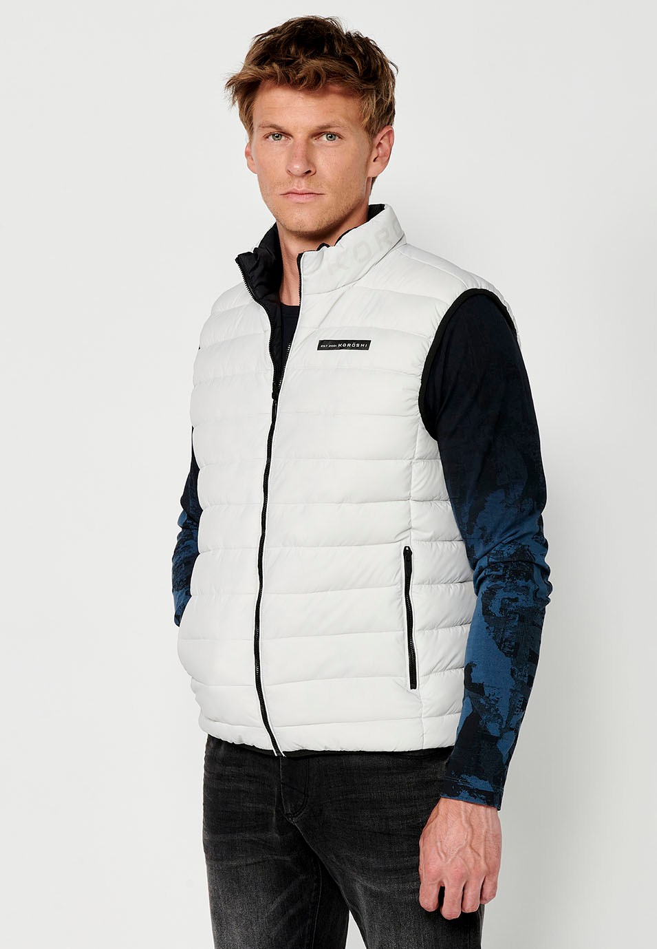 Gilet matelassé réversible avec fermeture sur le devant et fermeture éclair pour homme en gris