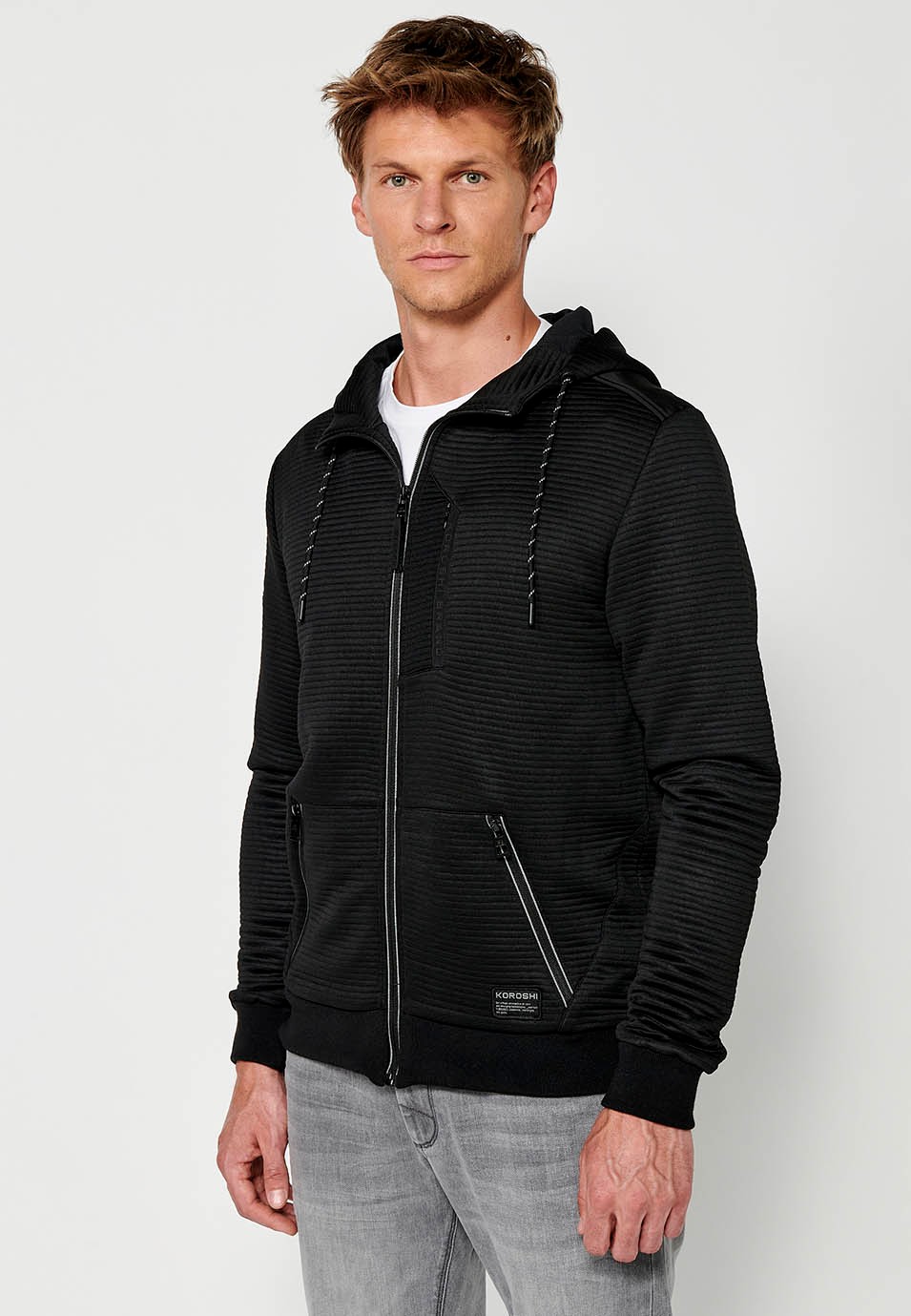 Chaqueta sudadera de manga larga con cuello y capucha con cierre delantero y cremallera con bolsillos para hombre de color negro