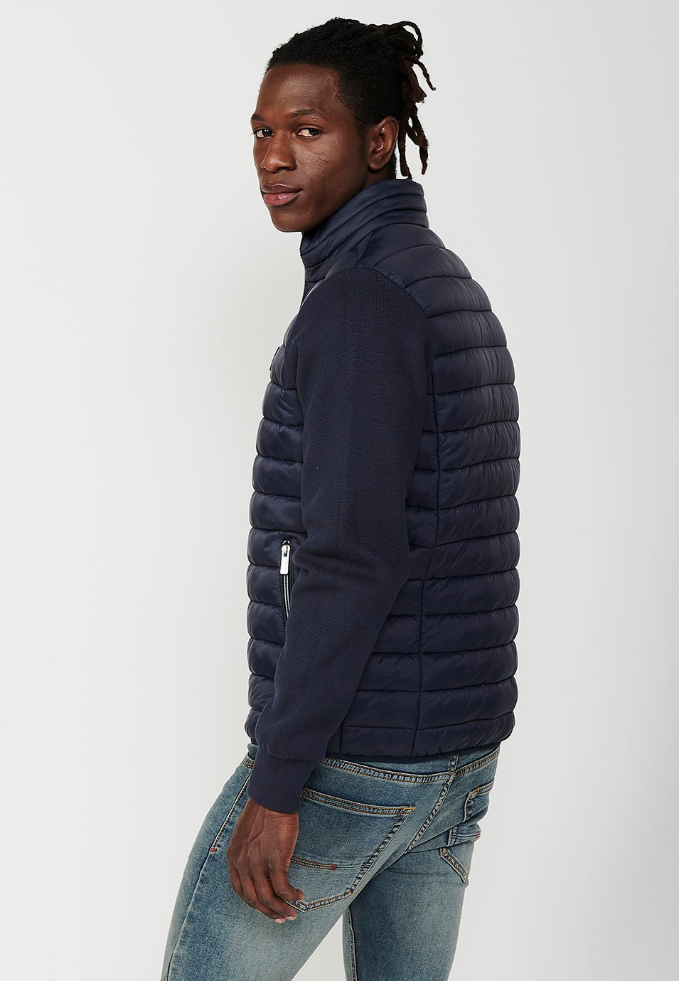 Chaqueta sudadera acolchada con cuello alto de manga larga con cierre delantero y cremallera para hombre de color navy