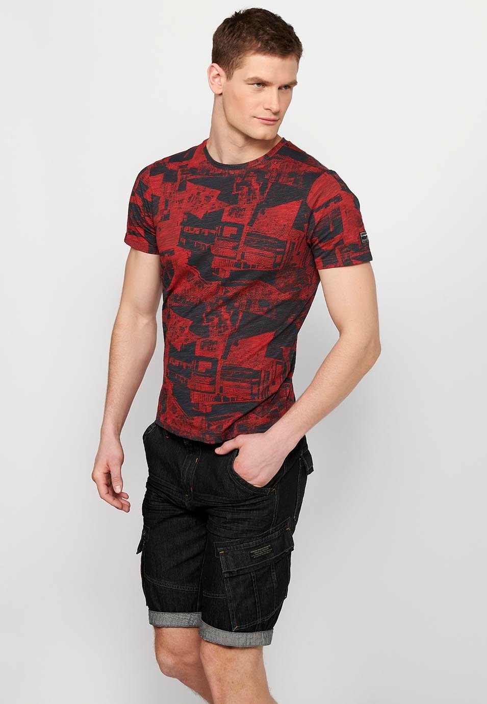 Short-sleeved Cotton T-shirt with round neck and red printed fabric for Men