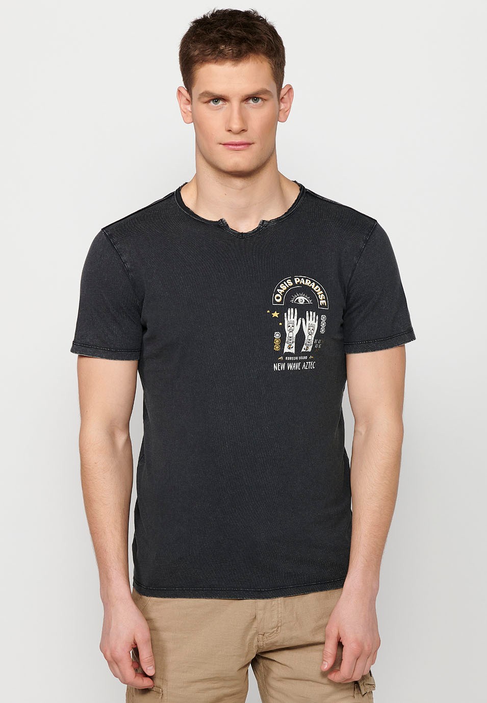 T-shirt noir à manches courtes et col rond en coton avec ouverture pour homme