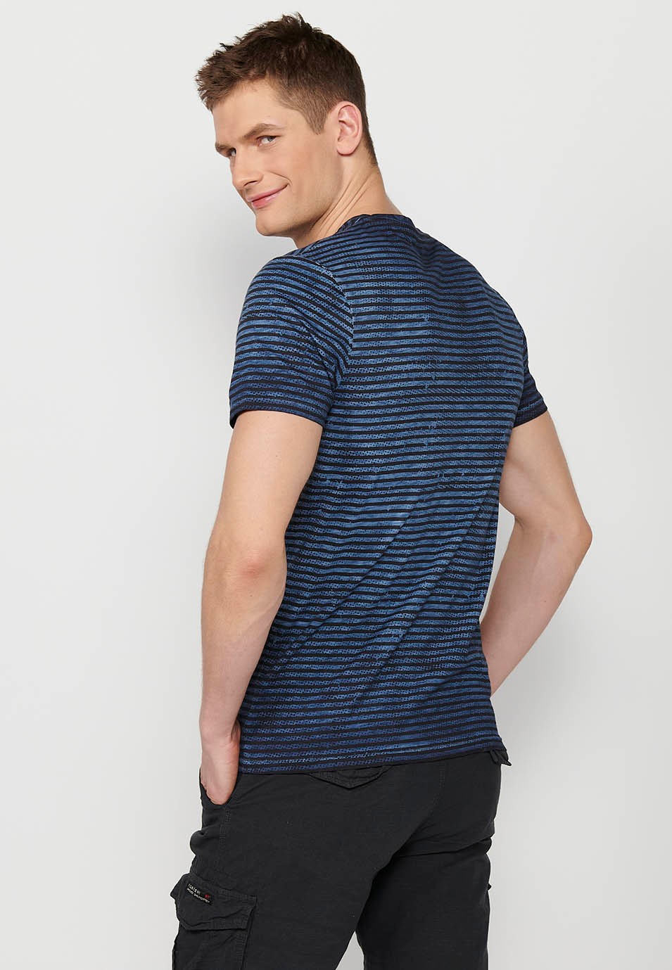 Short-sleeved Cotton T-shirt with striped print and round neck in Blue for Men