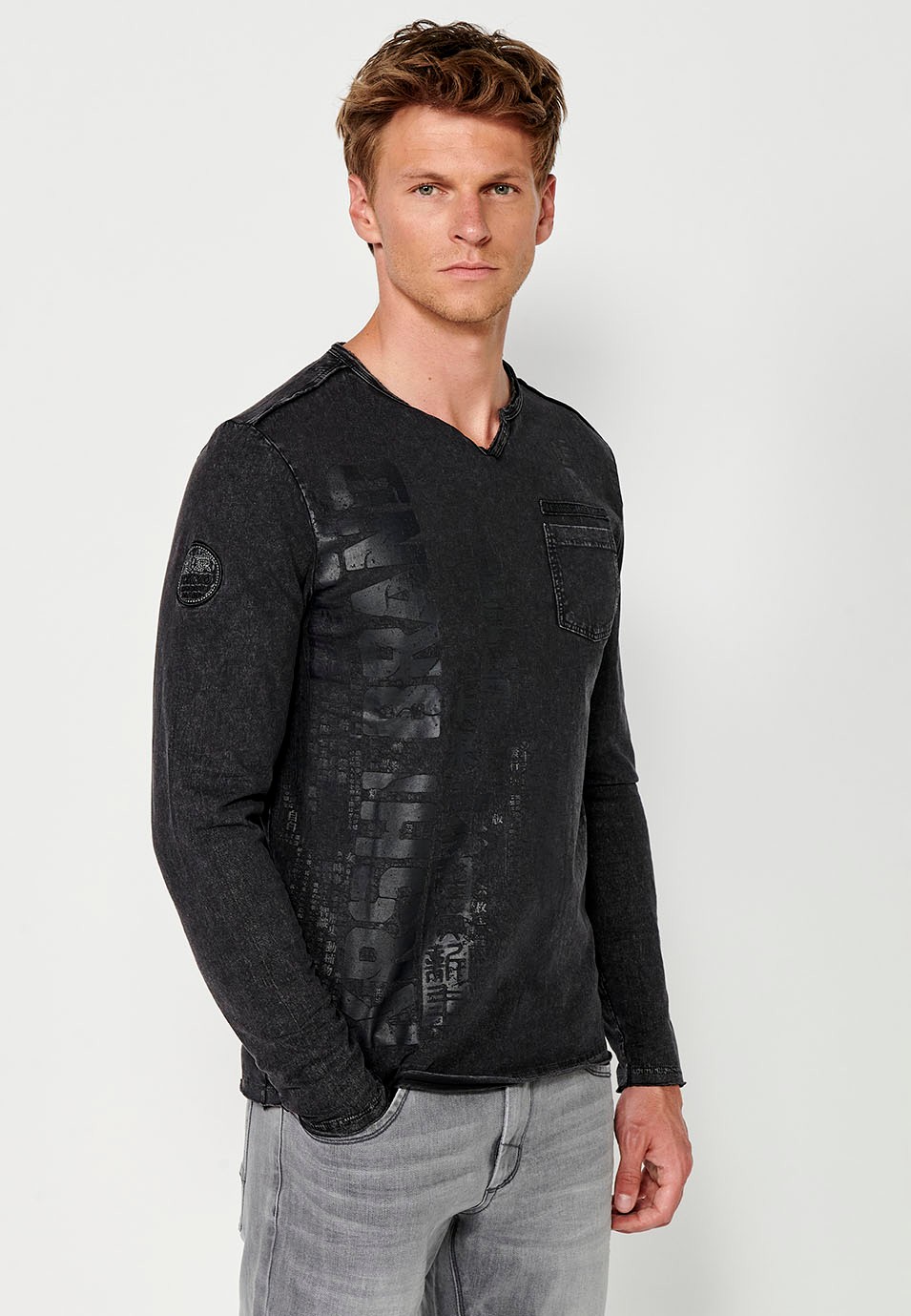 Men's Black Long Sleeve Crew Neck T-Shirt with Slit and Front Detail