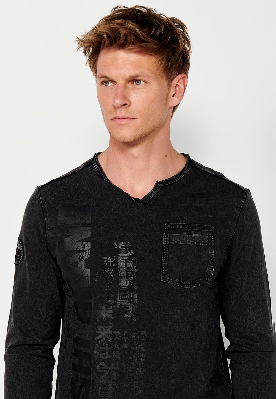 Men's Black Long Sleeve Crew Neck T-Shirt with Slit and Front Detail