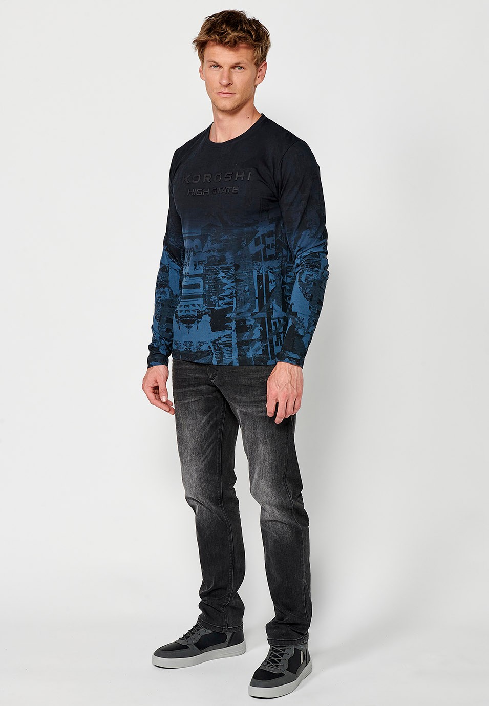 Men's Long Sleeve Cotton Crew Neck T-Shirt with Gradient Print in Petrol