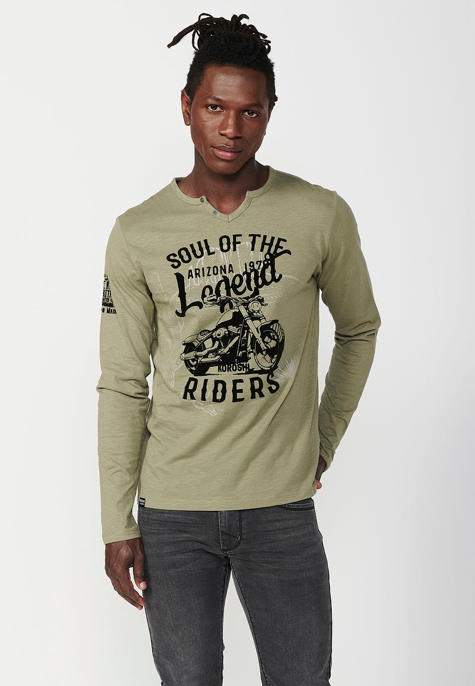 Men's Long Sleeve Crew Neck T-Shirt with Slit and Front Detail in Khaki